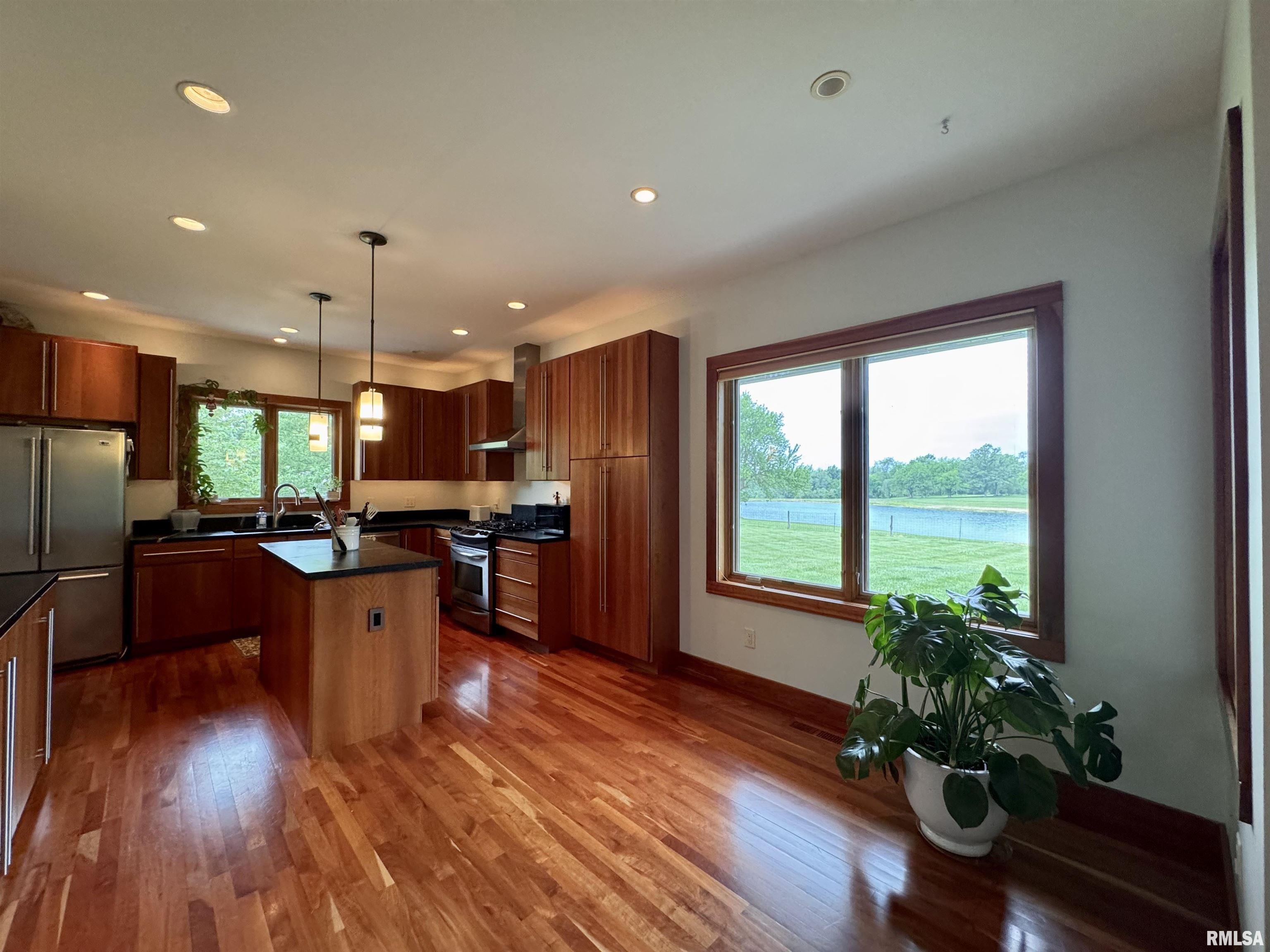 6 Marty Lane, Macomb, Illinois image 9