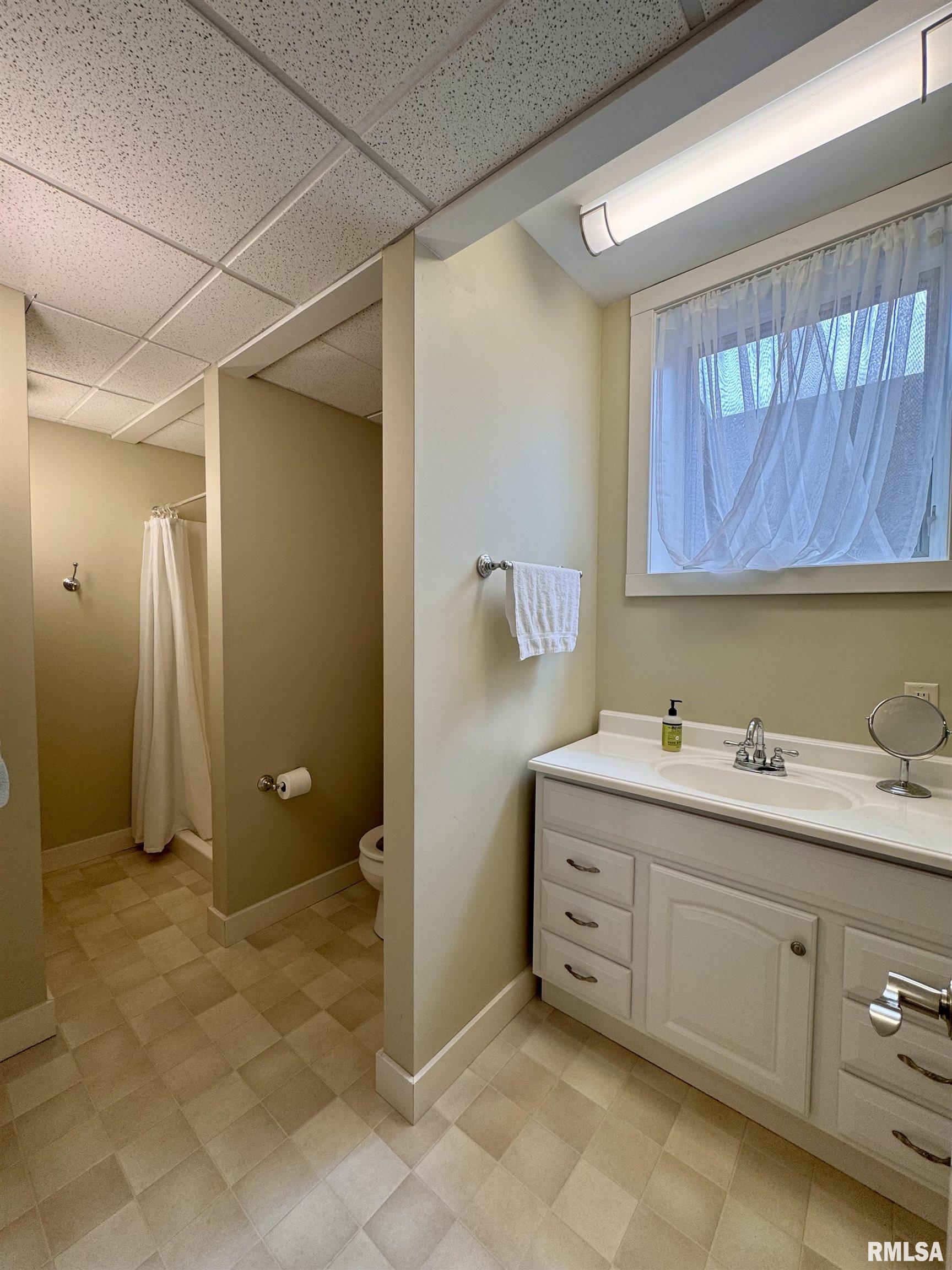 6 Marty Lane, Macomb, Illinois image 33