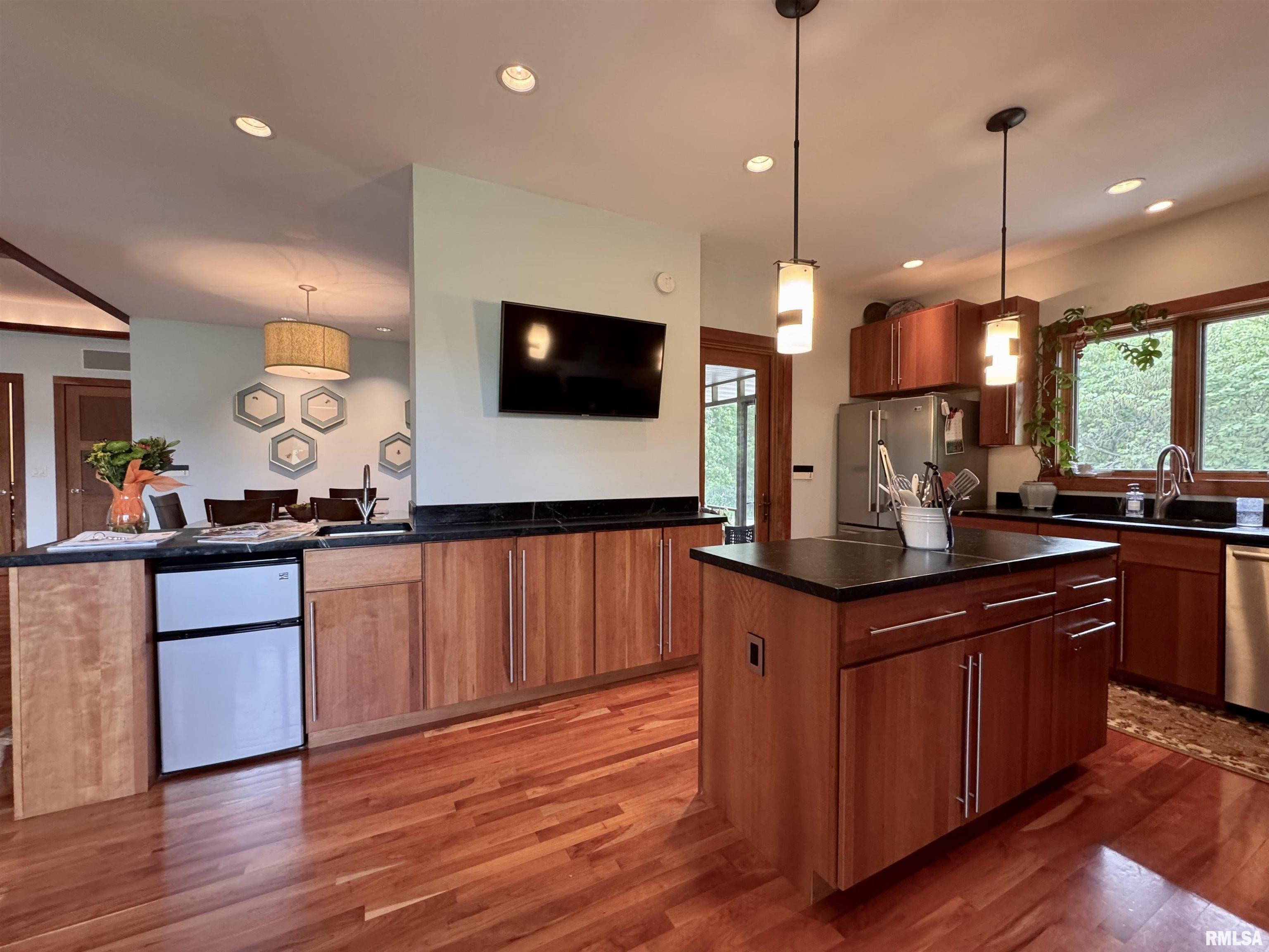 6 Marty Lane, Macomb, Illinois image 14