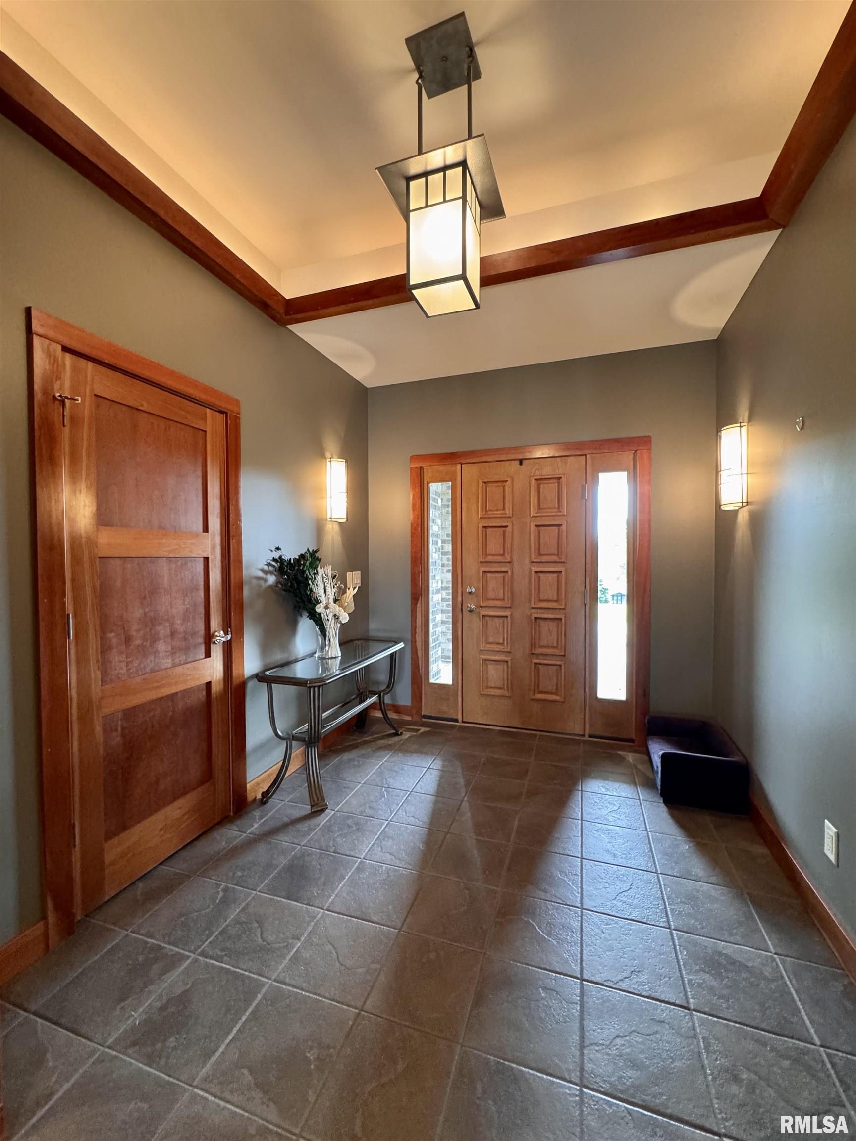 6 Marty Lane, Macomb, Illinois image 2
