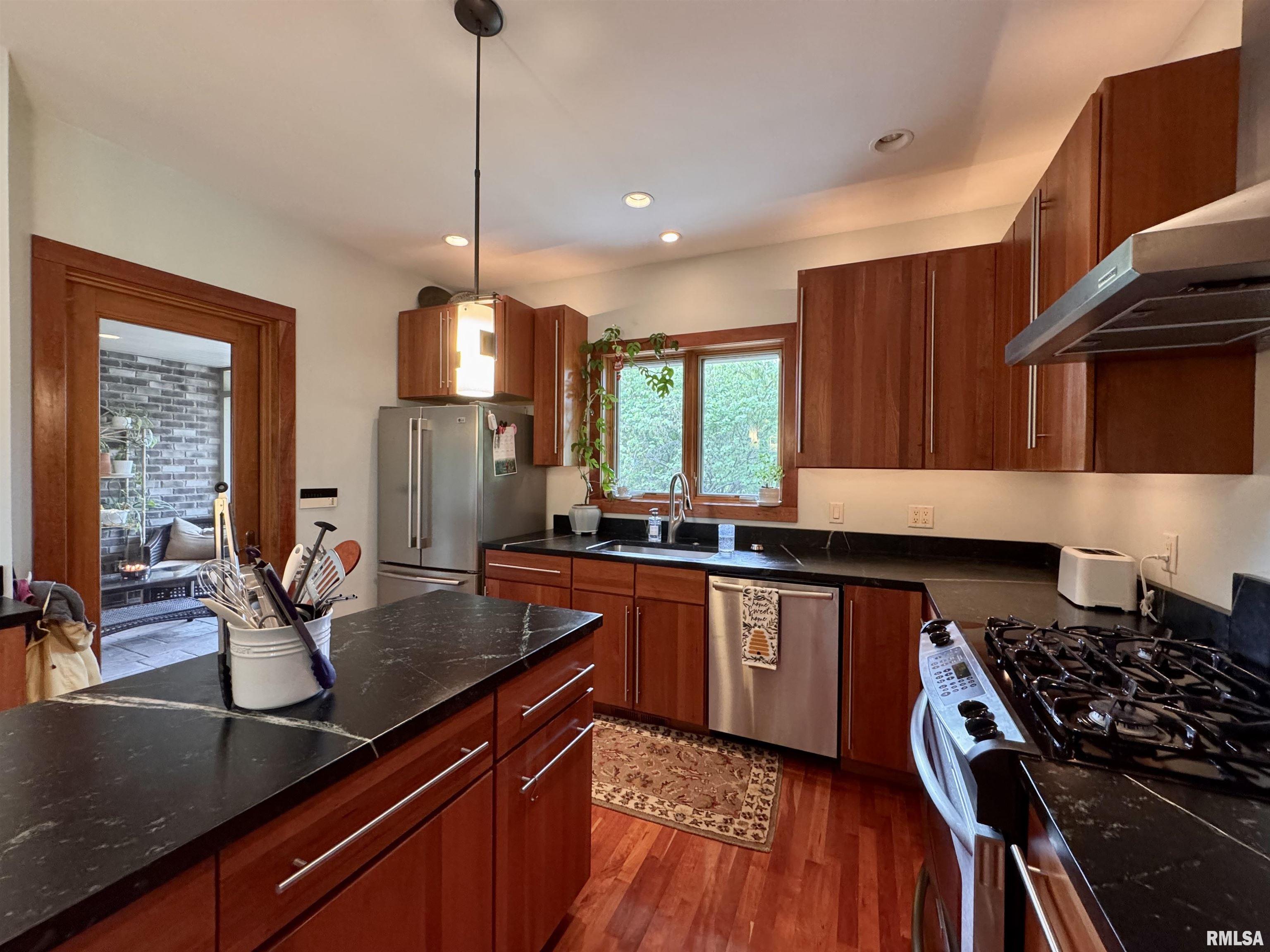 6 Marty Lane, Macomb, Illinois image 10