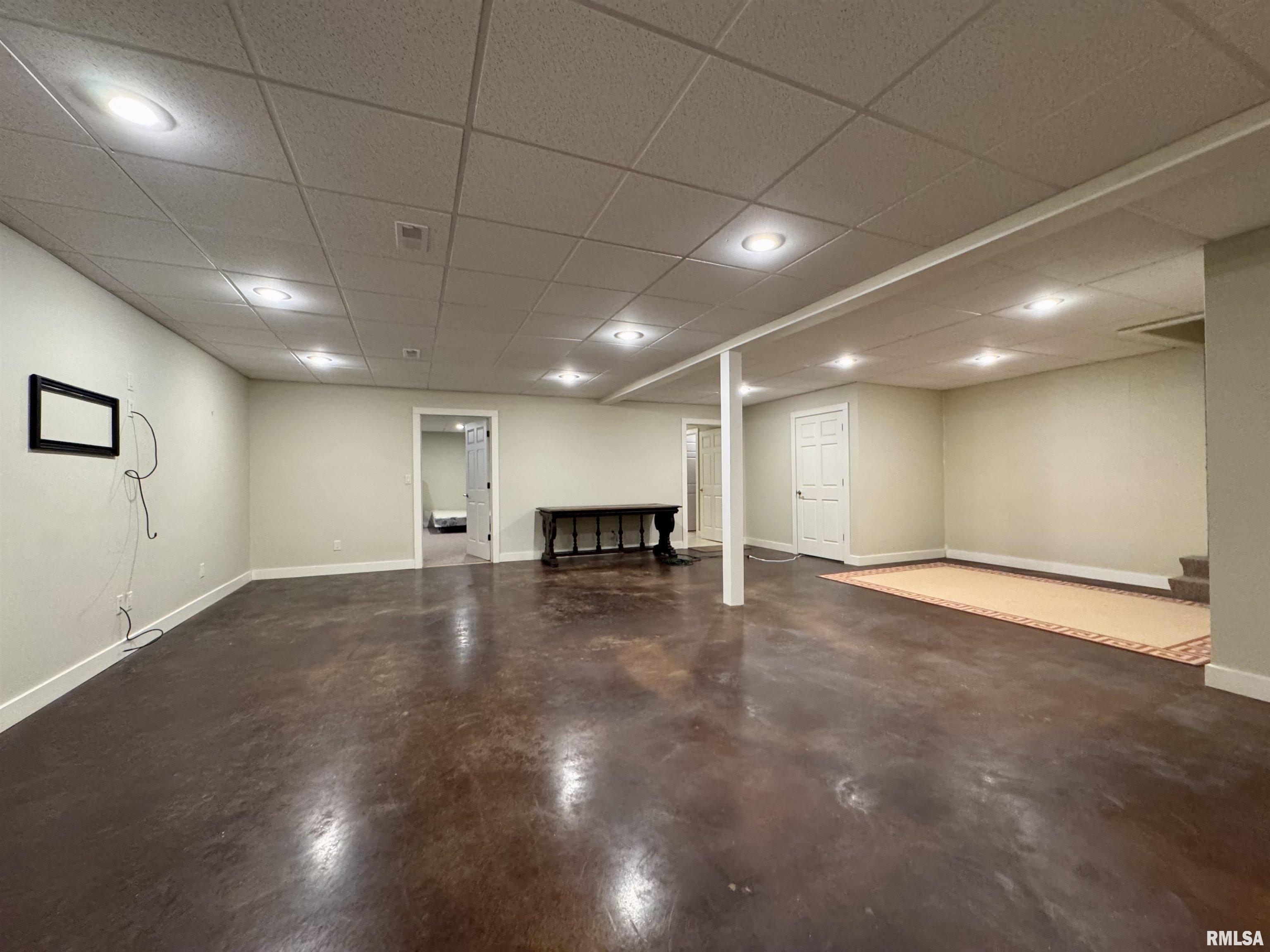 6 Marty Lane, Macomb, Illinois image 28