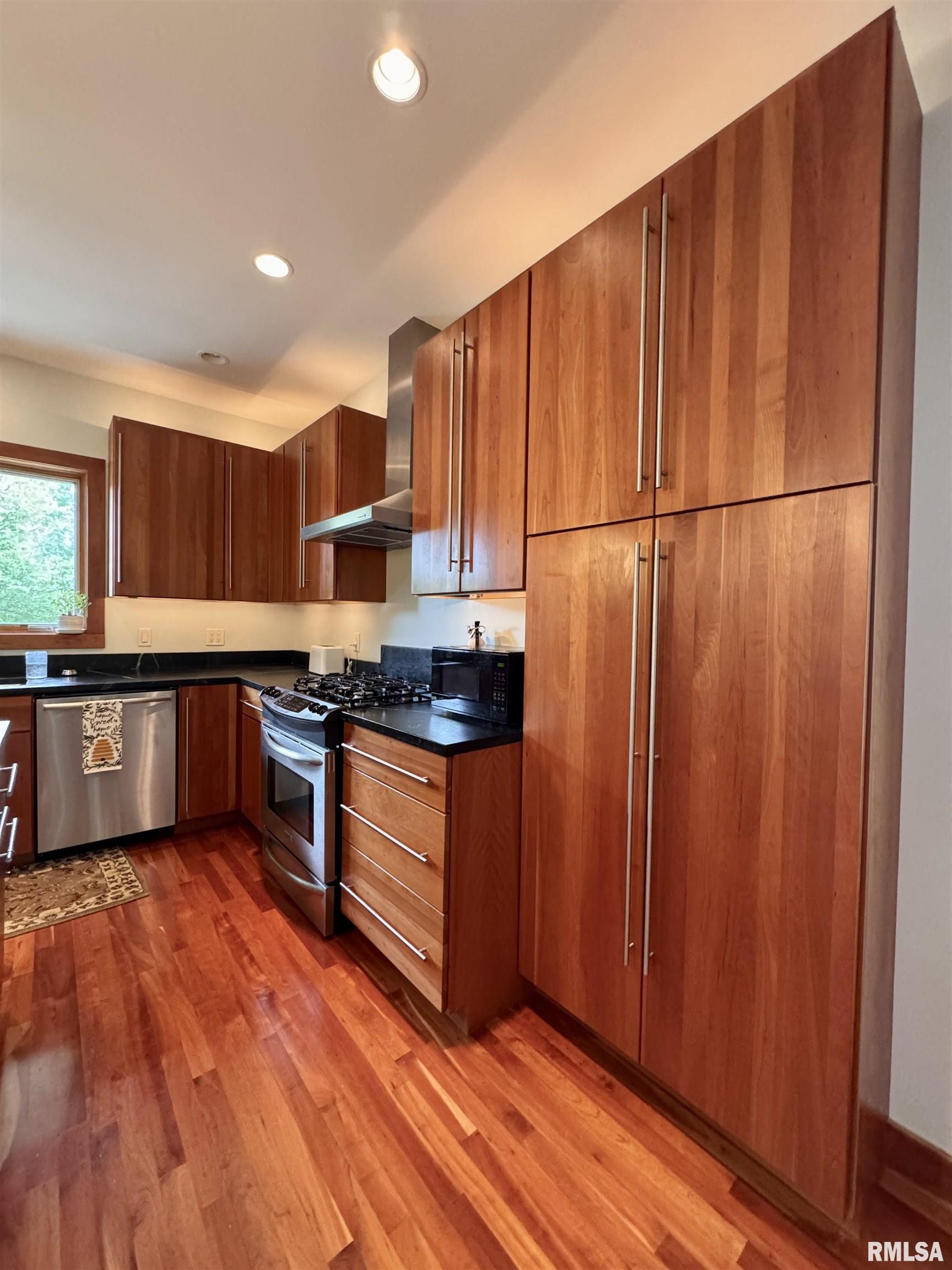 6 Marty Lane, Macomb, Illinois image 11