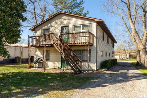 Homes For Sale - 201 S Pershing Street<br/> Williamson County, Energy, IL 62933