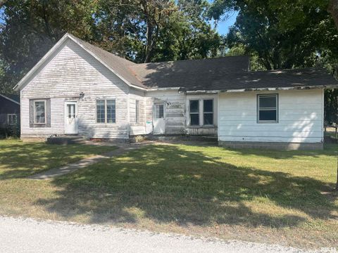Homes For Sale - 507 W Jackson Street<br/> Athens, IL 62613
