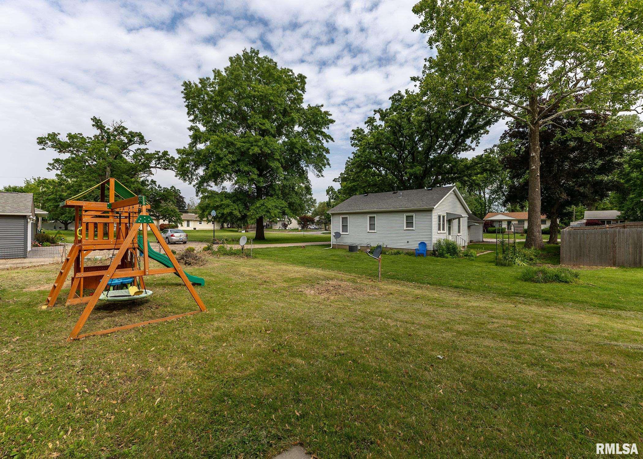 2607 47th Street, Moline, Illinois image 5