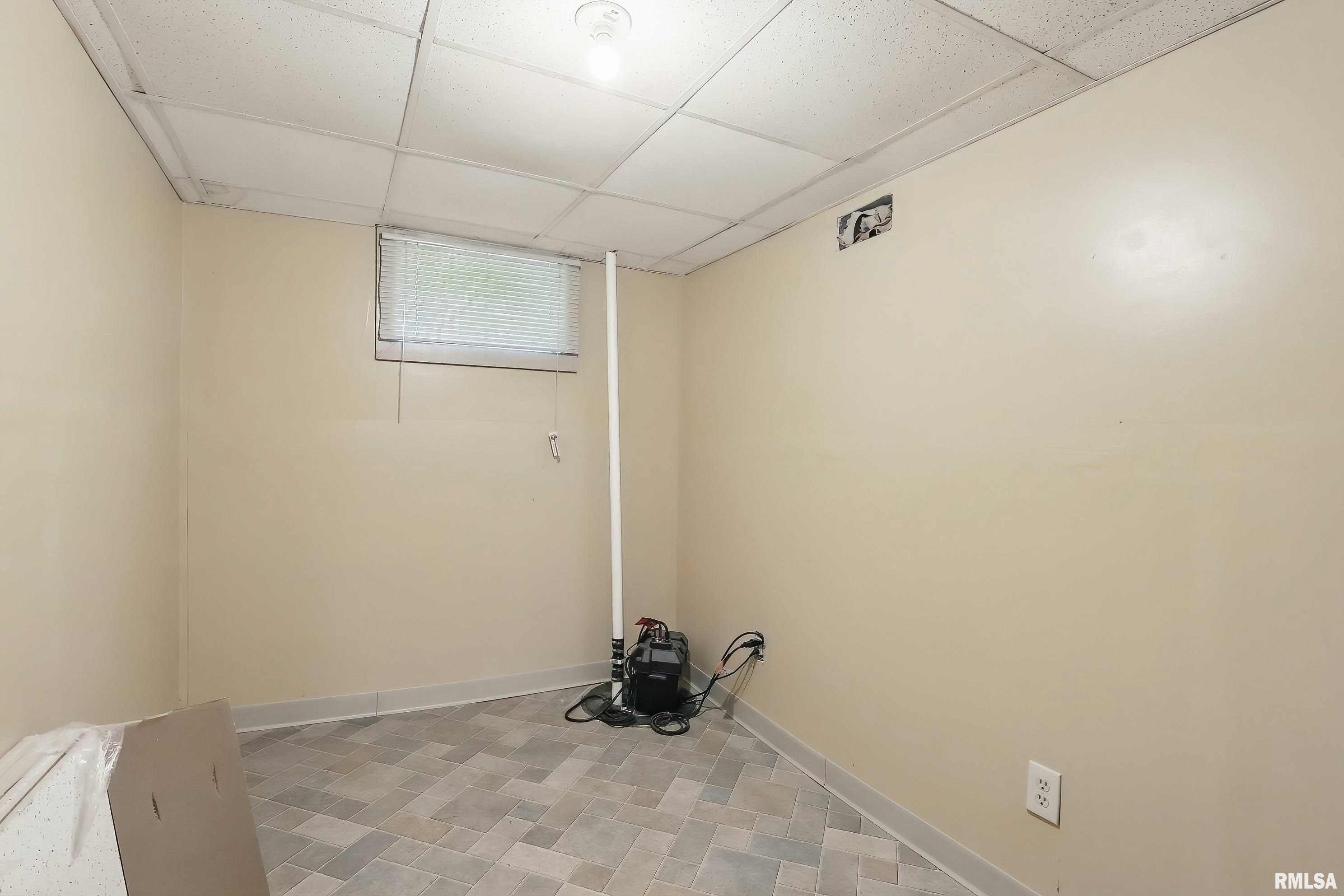1030 Oneida Avenue, Davenport, Iowa image 38