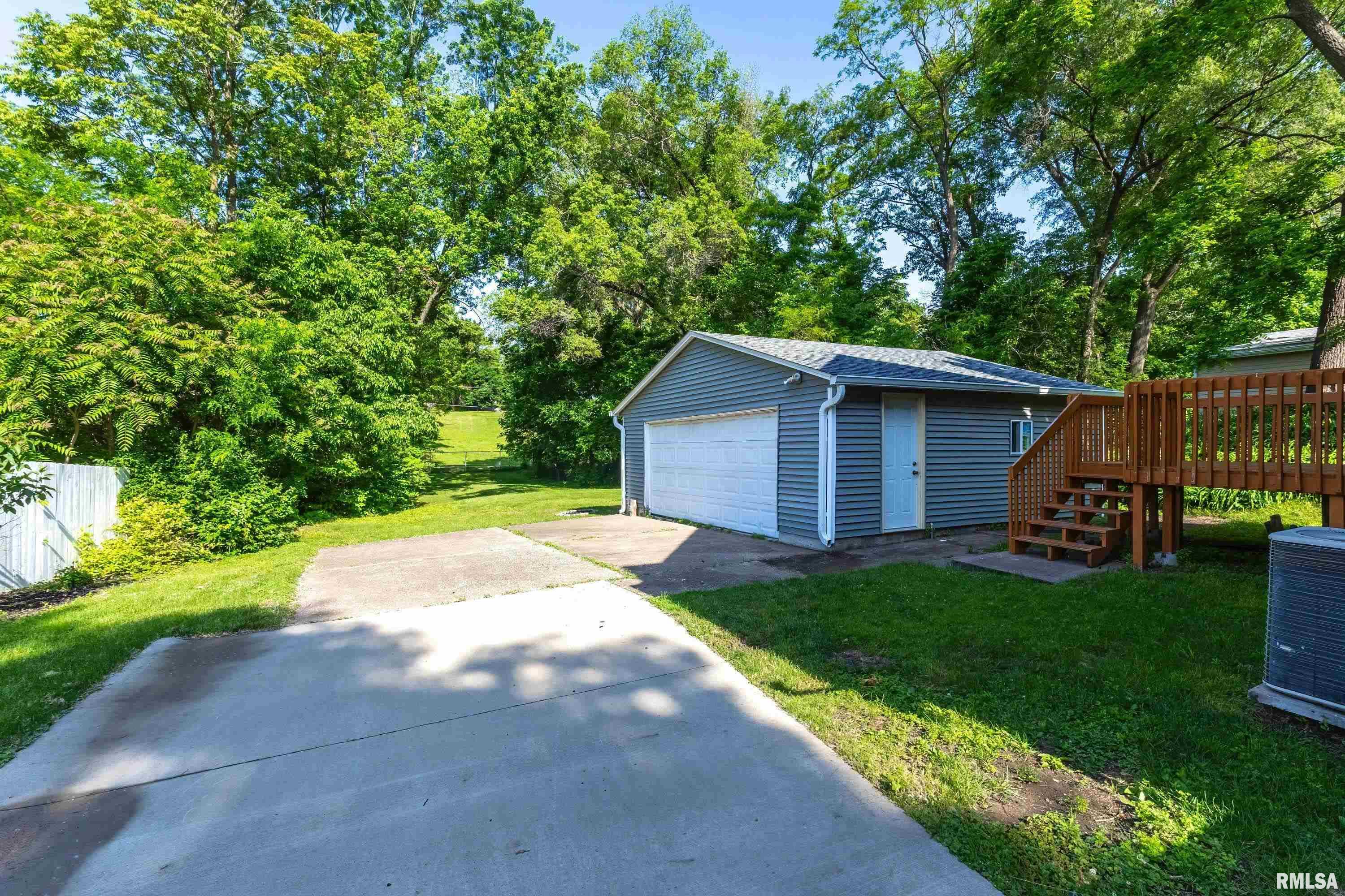 1030 Oneida Avenue, Davenport, Iowa image 39
