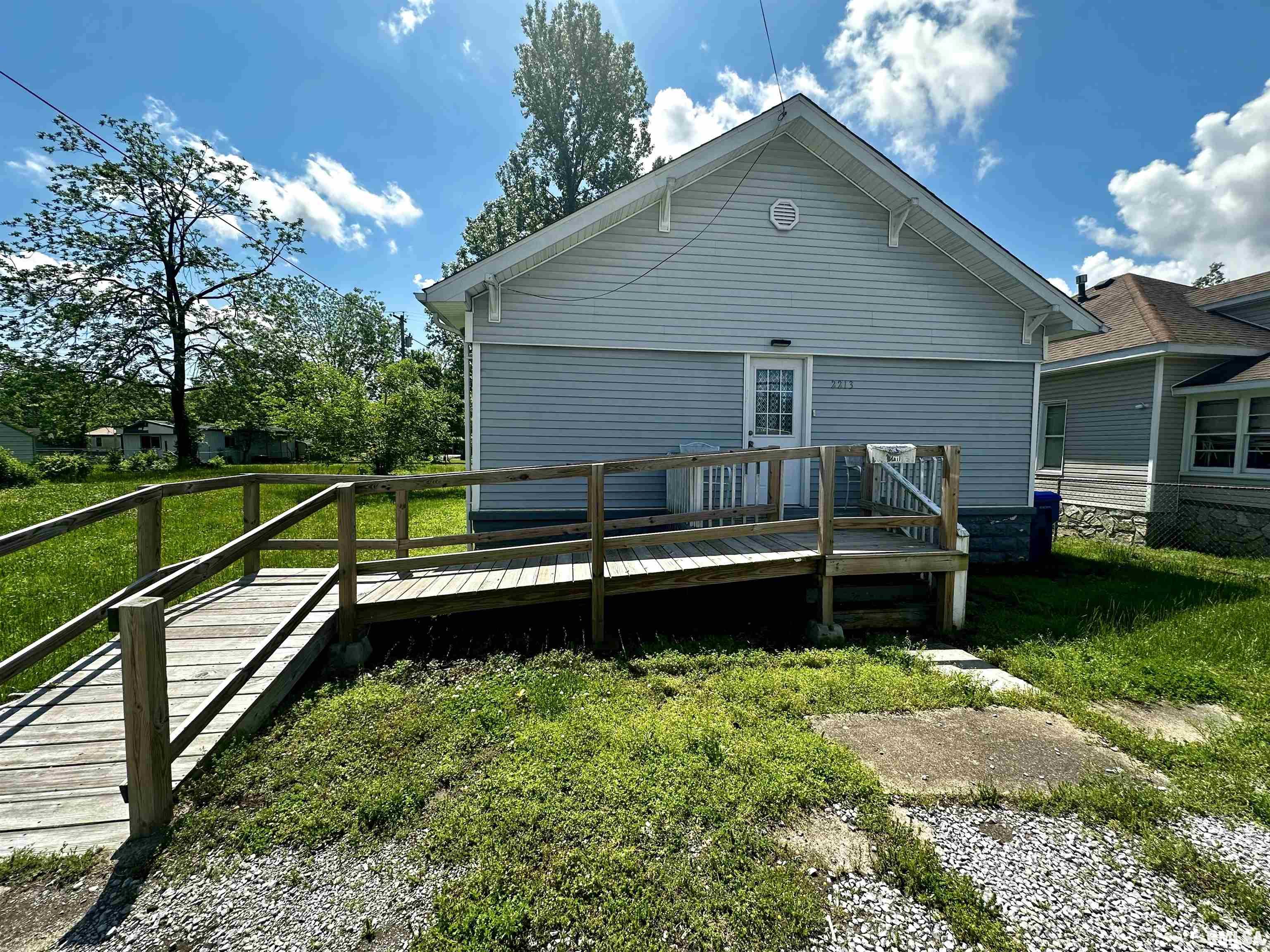 2213 Locust Street, Eldorado, Illinois image 1