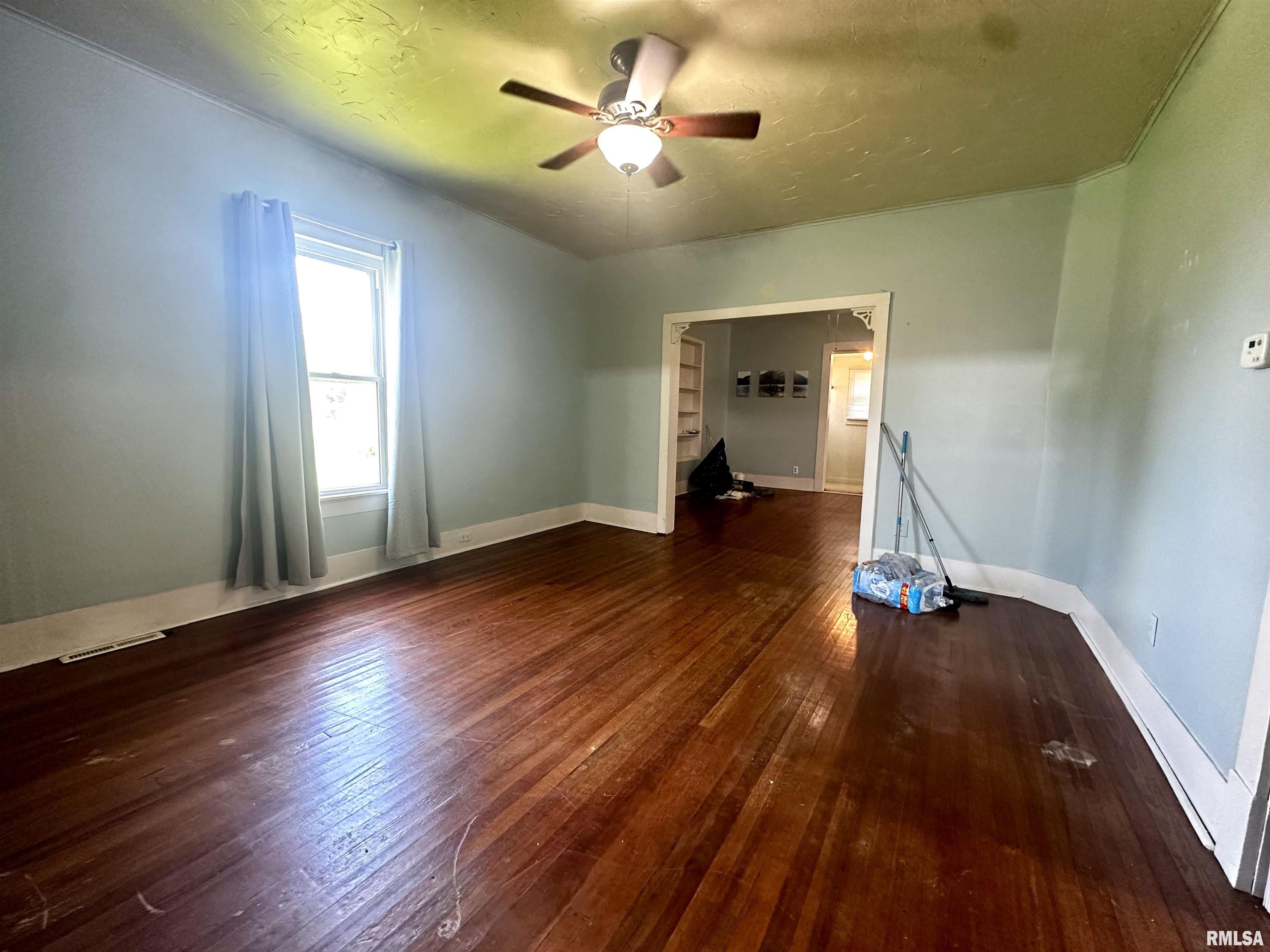 2213 Locust Street, Eldorado, Illinois image 3