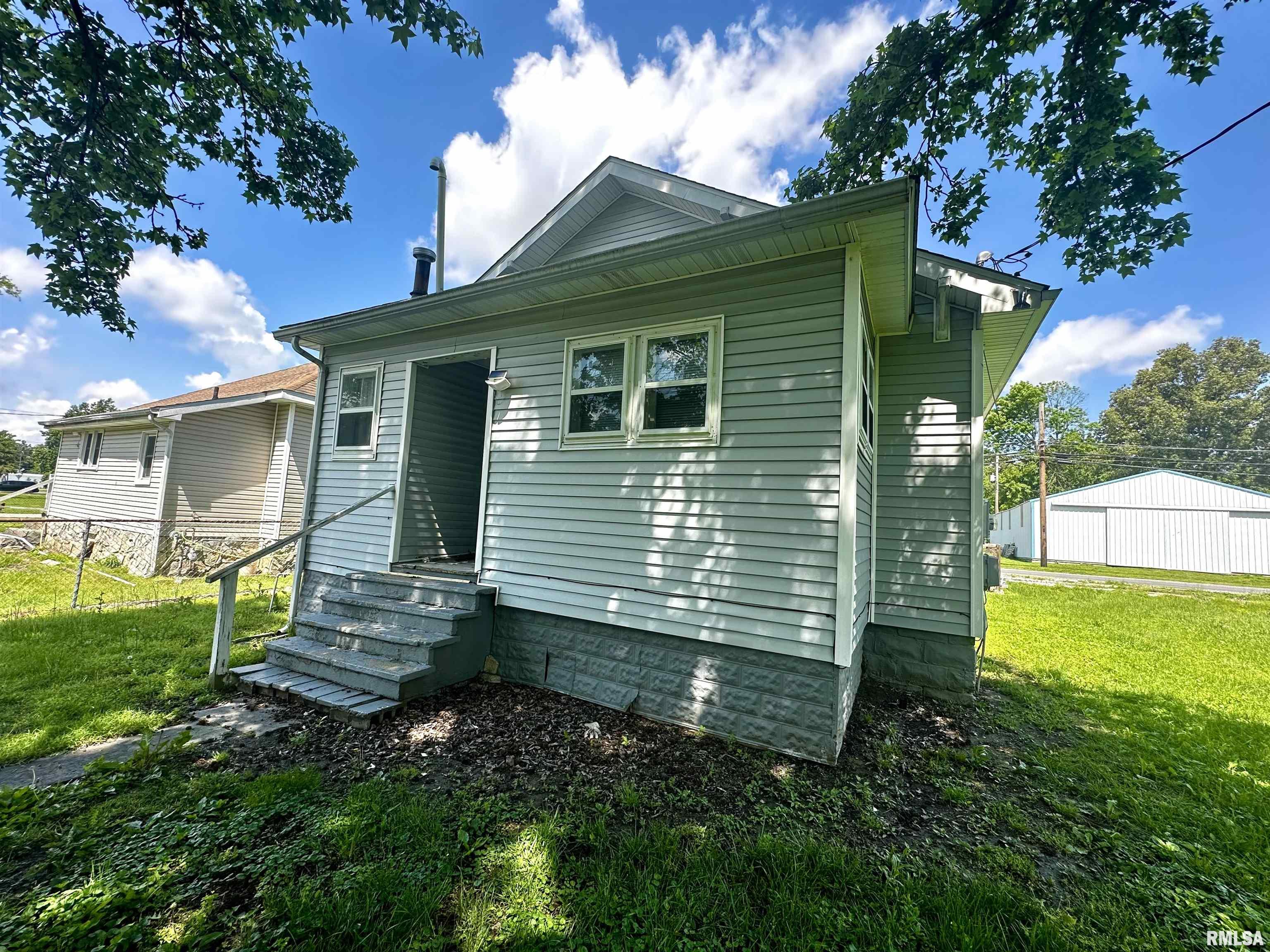 2213 Locust Street, Eldorado, Illinois image 2