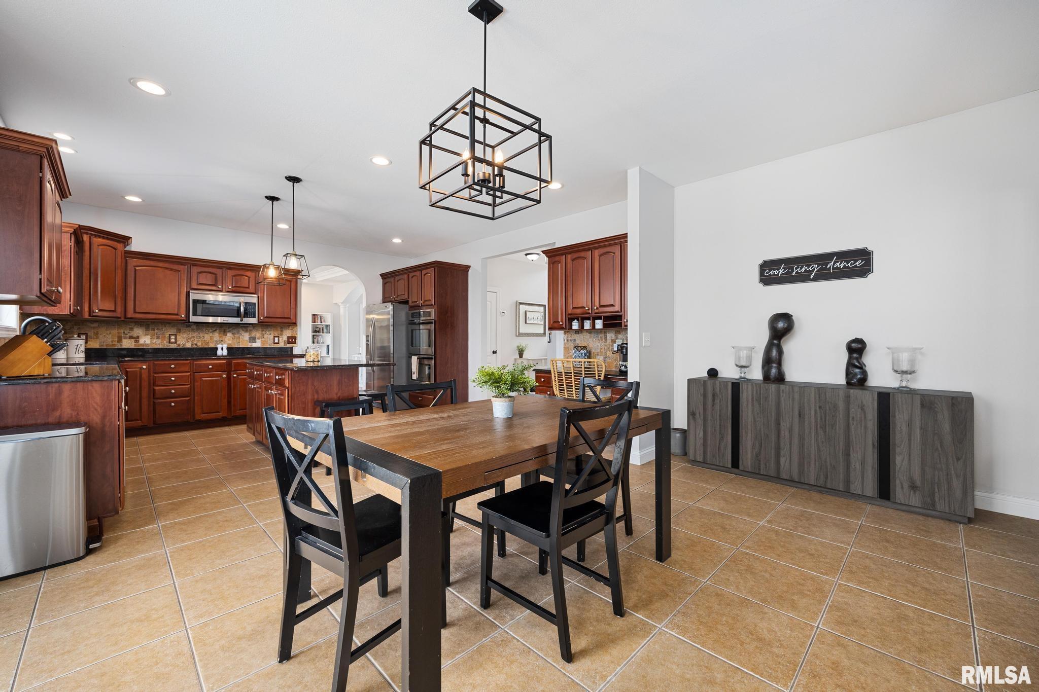 1237 Winterberry Avenue, Germantown Hills, Illinois image 18