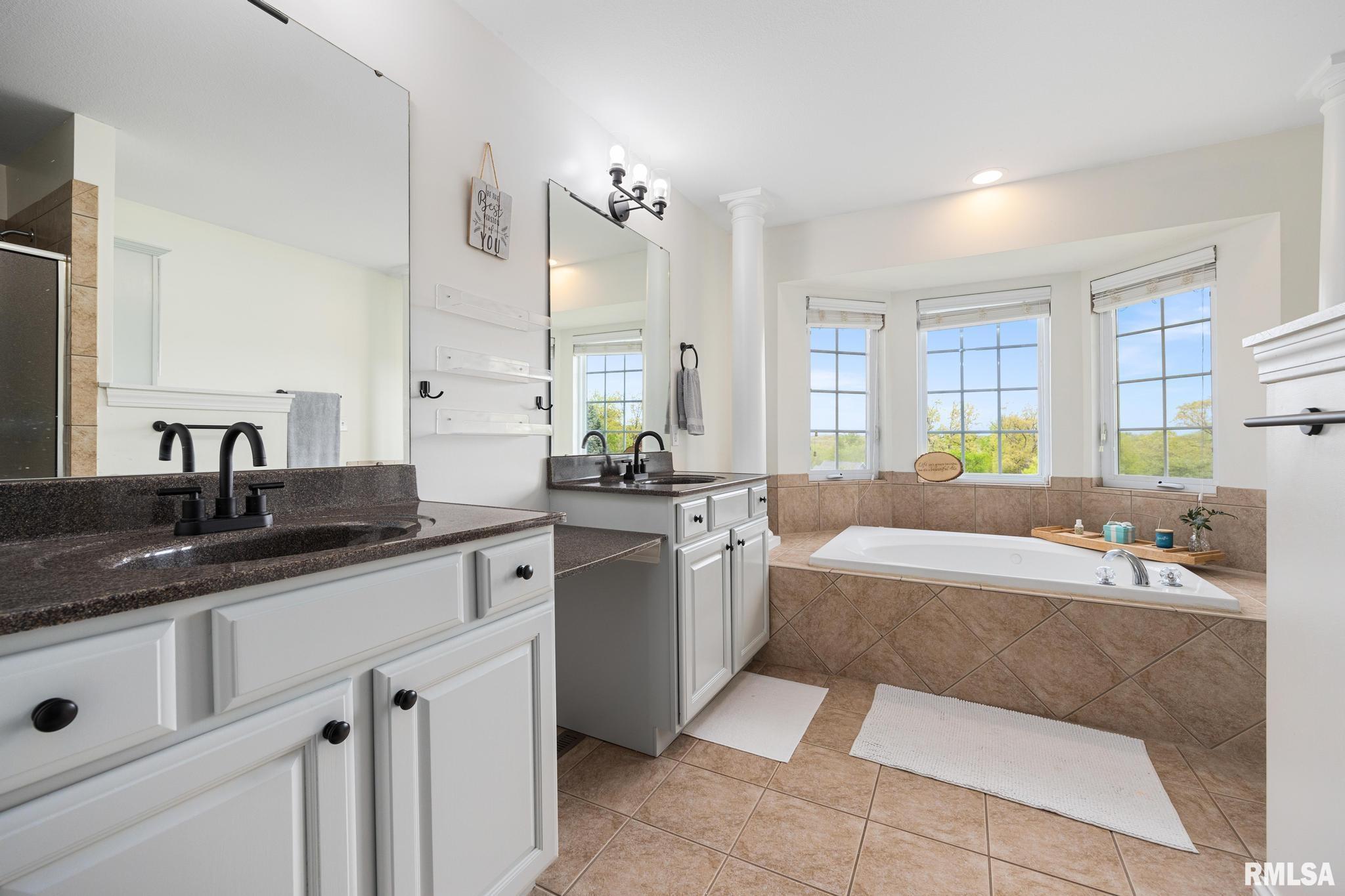1237 Winterberry Avenue, Germantown Hills, Illinois image 36