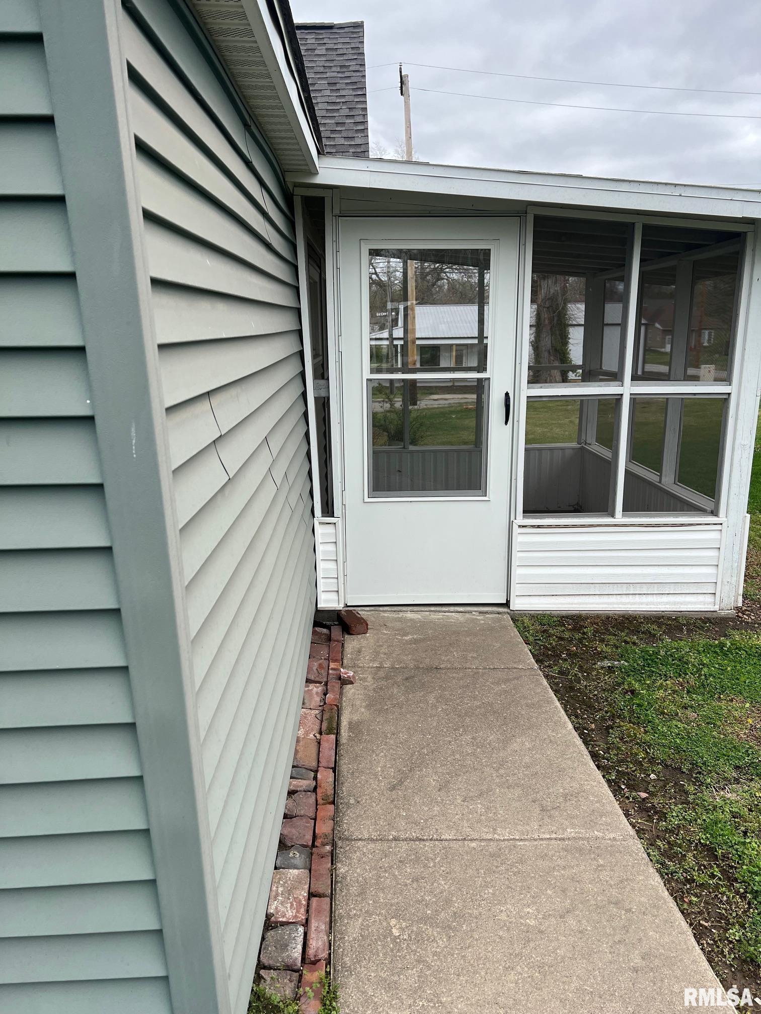 401 S Victor Street, Christopher, Illinois image 4