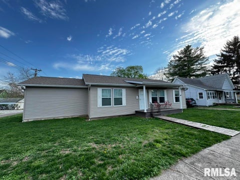 Homes For Sale - 138 E Washington Street<br/> Schuyler County, Rushville, IL 62681
