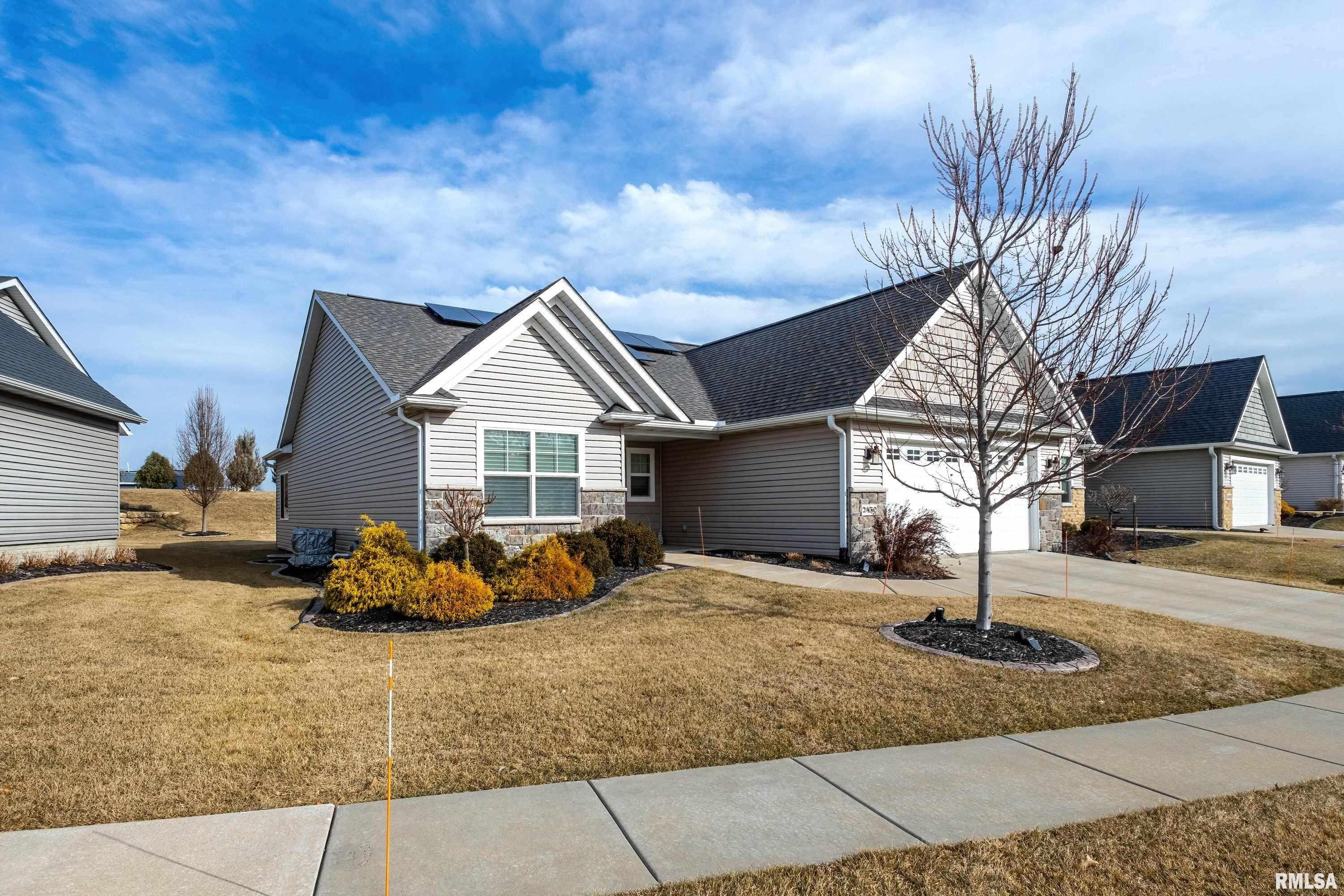 2430 Pheasant Creek Circle, Davenport, Iowa image 2