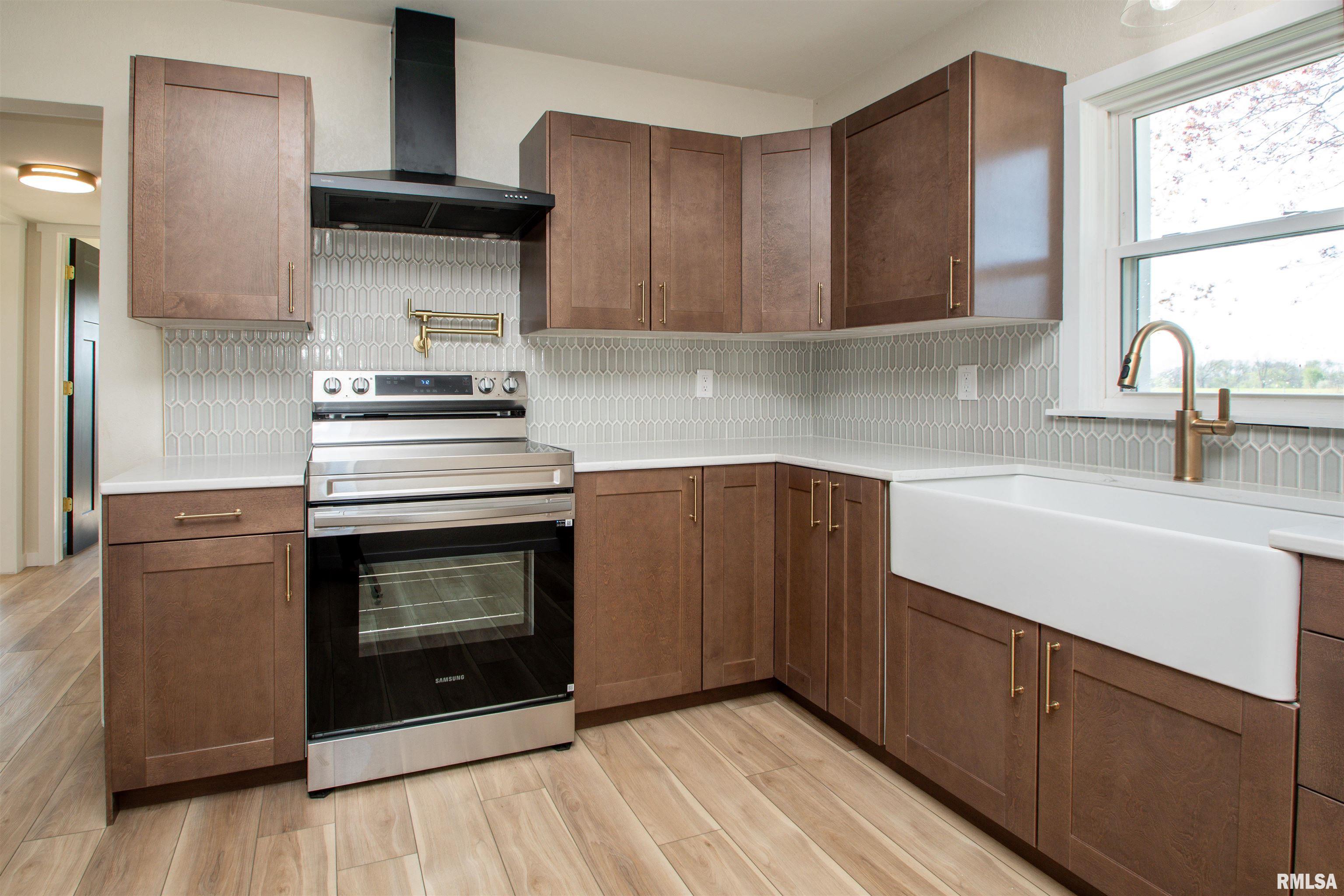 5621 S Martin Weber Road, Glasford, Illinois image 17