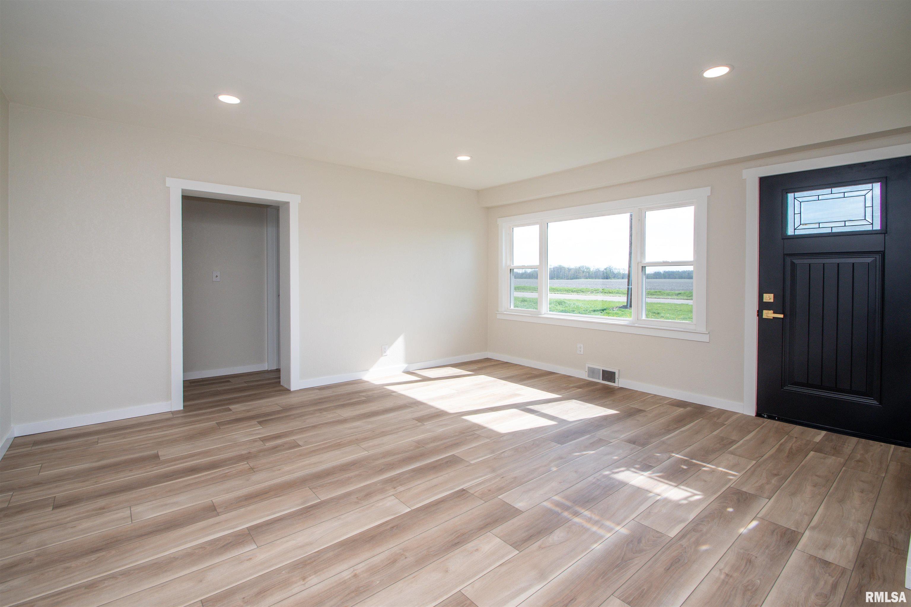 5621 S Martin Weber Road, Glasford, Illinois image 9
