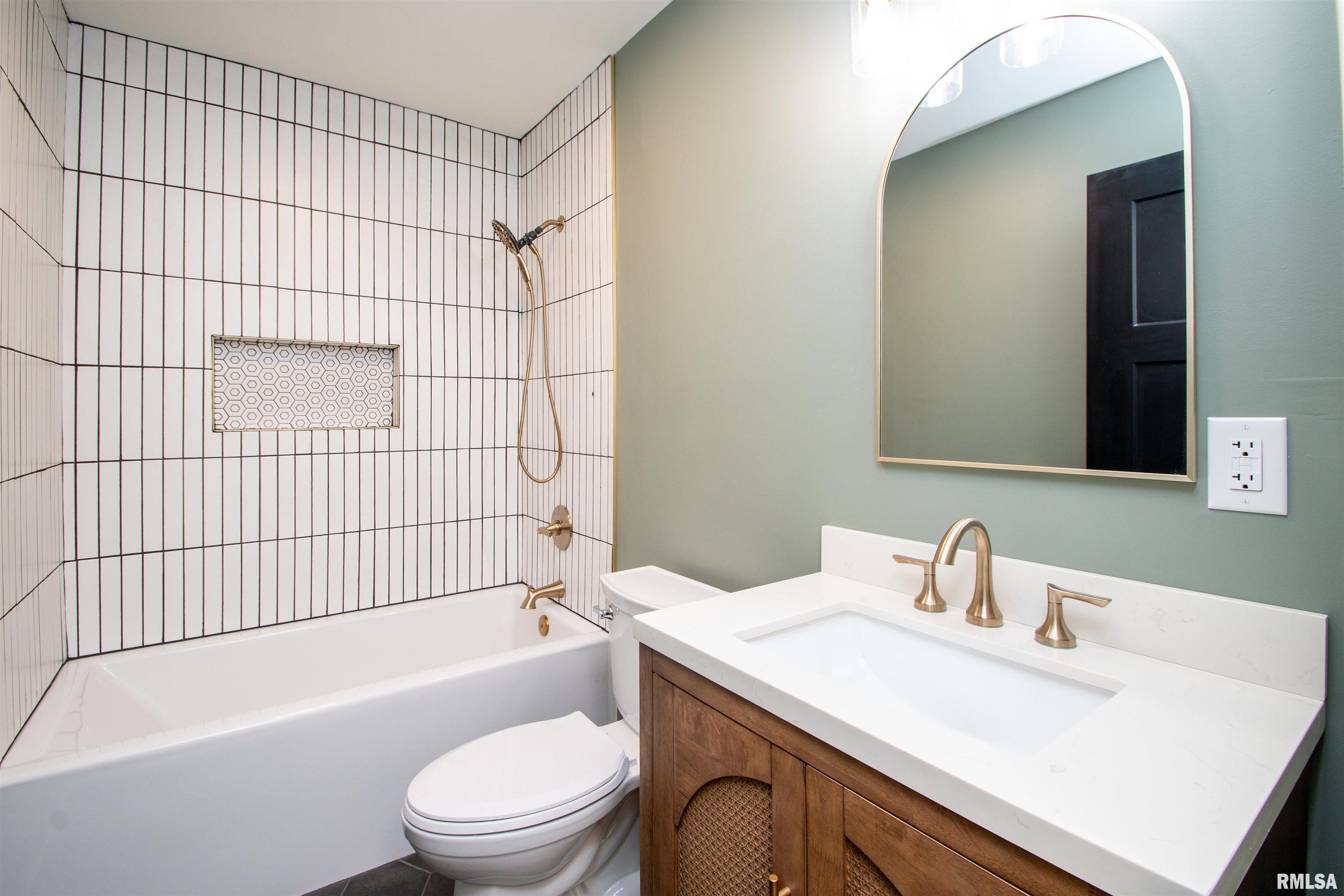 5621 S Martin Weber Road, Glasford, Illinois image 30
