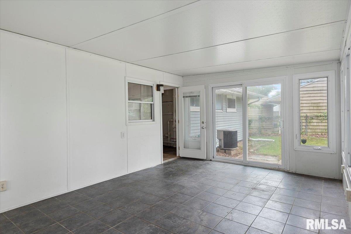 3225 Saxony Road, Springfield, Illinois image 23