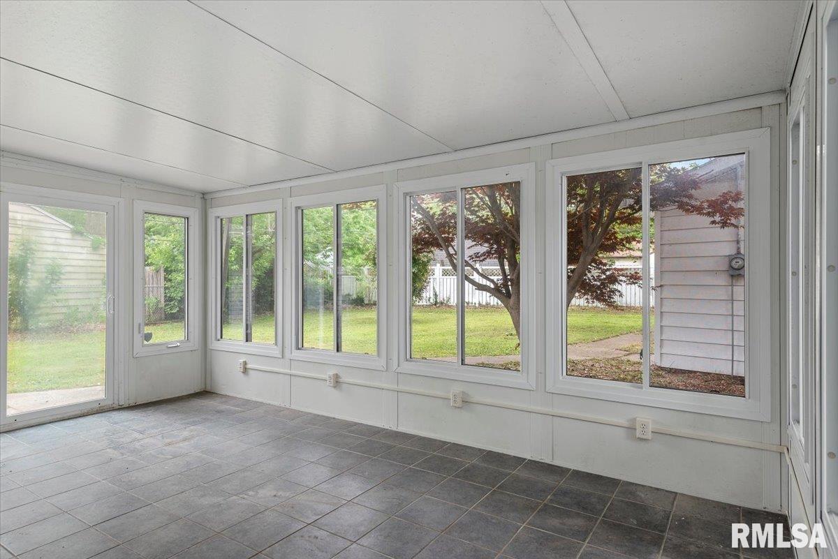 3225 Saxony Road, Springfield, Illinois image 22