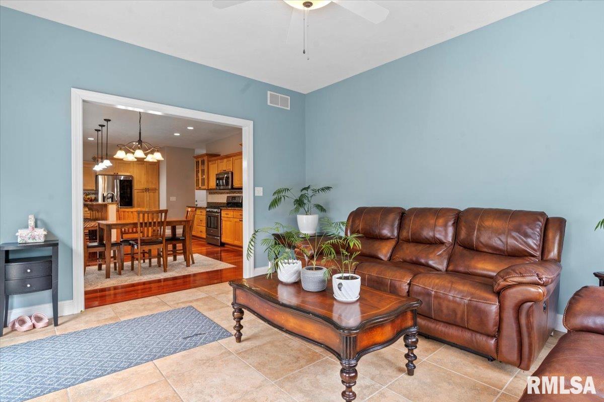 2228 W Laurel Street, Springfield, Illinois image 17