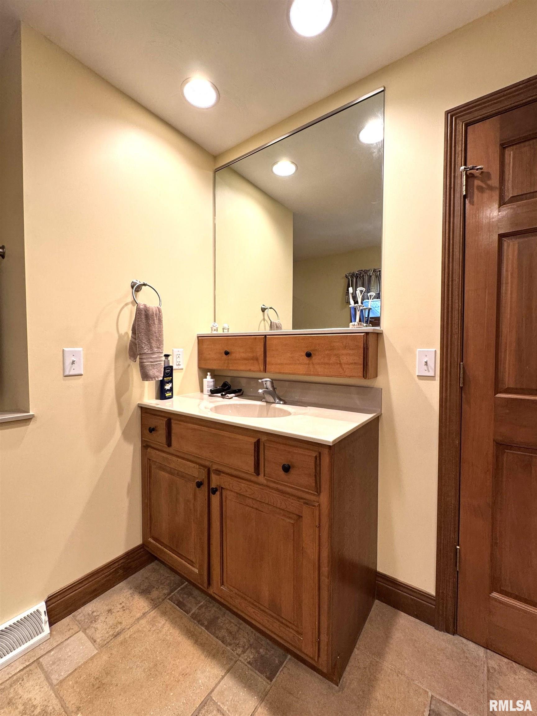 14 Abbey Court, Chatham, Illinois image 32