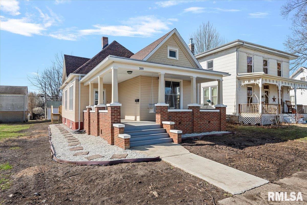 309 7th Street, Lincoln, Illinois image 2