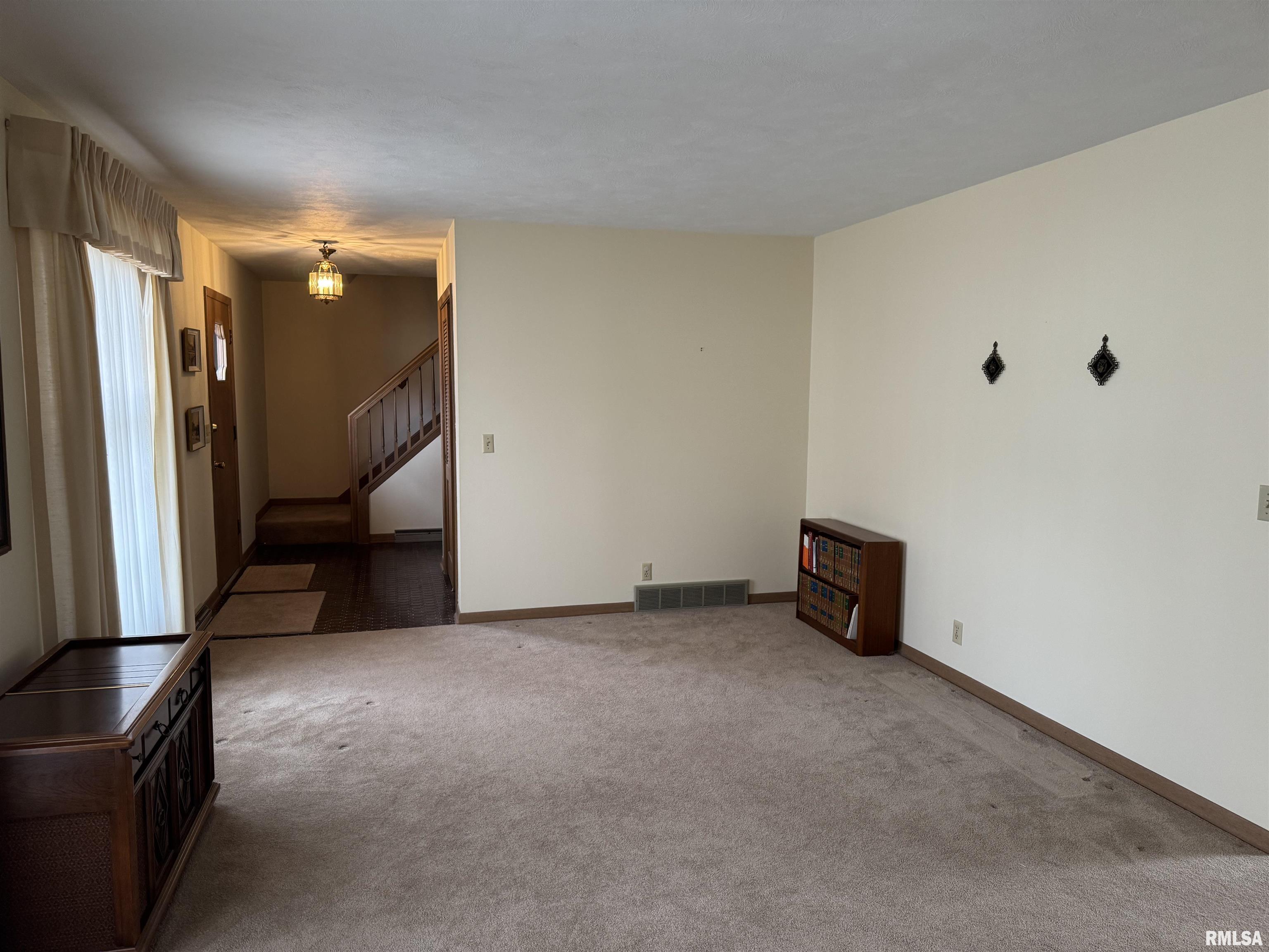 1555 Forest Hills Road, Bettendorf, Iowa image 3