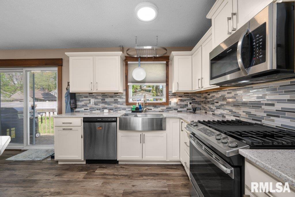 836 Grant Street, Bettendorf, Iowa image 8
