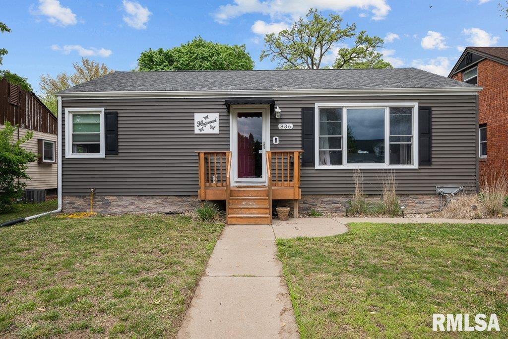 836 Grant Street, Bettendorf, Iowa image 1