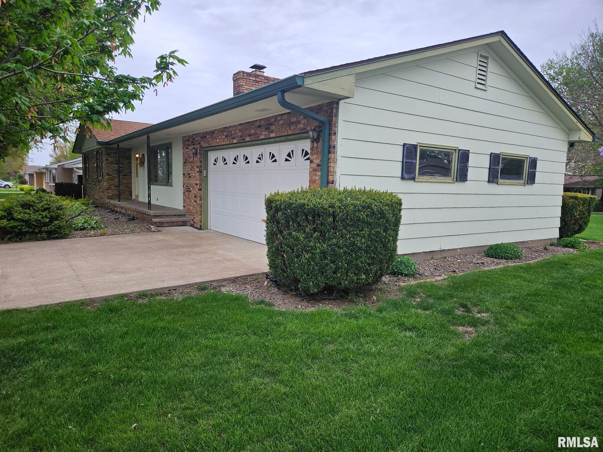 1523 7th Street, Orion, Illinois image 3