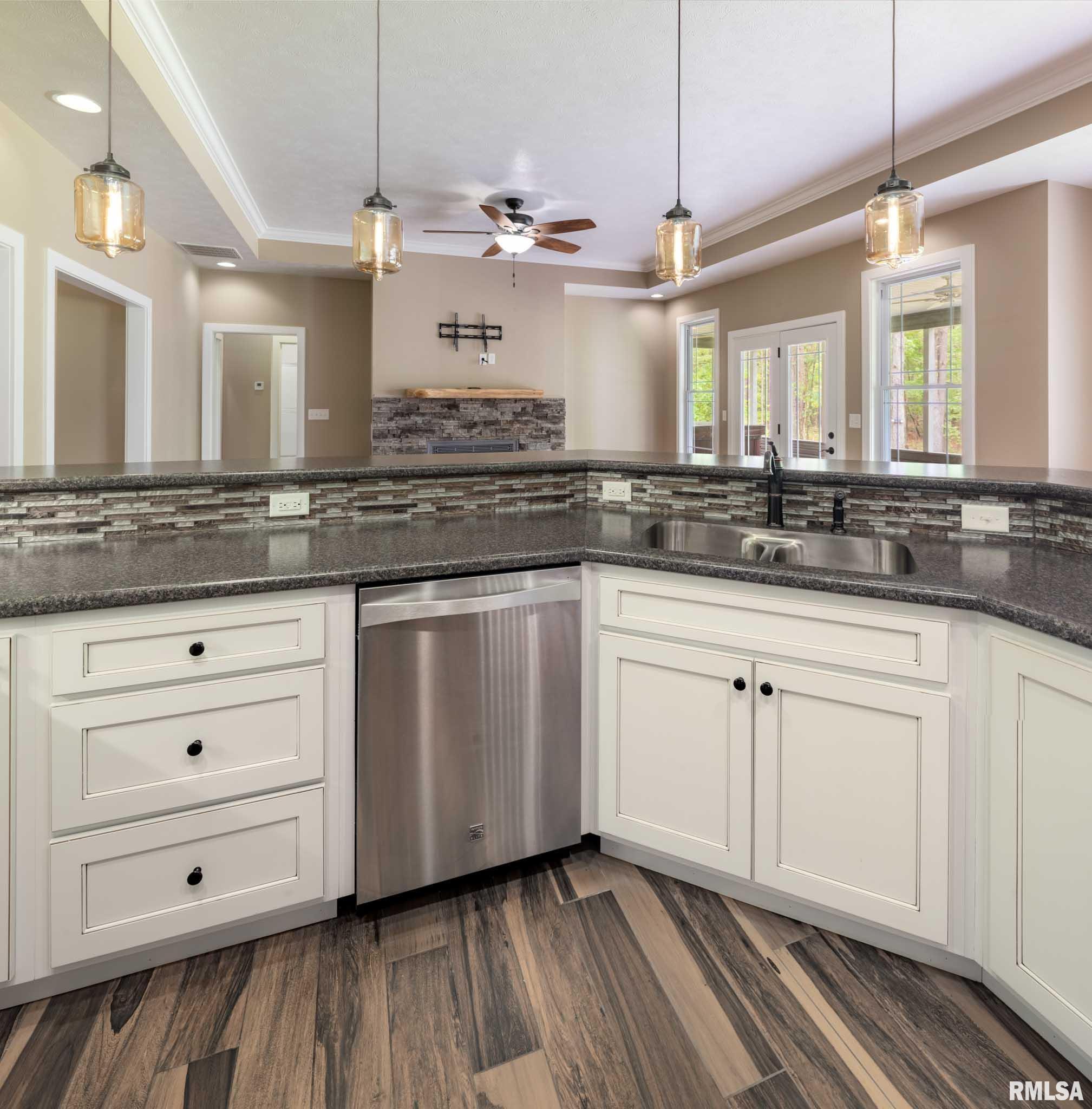3972 Baptist Camp Road, Carterville, Illinois image 8