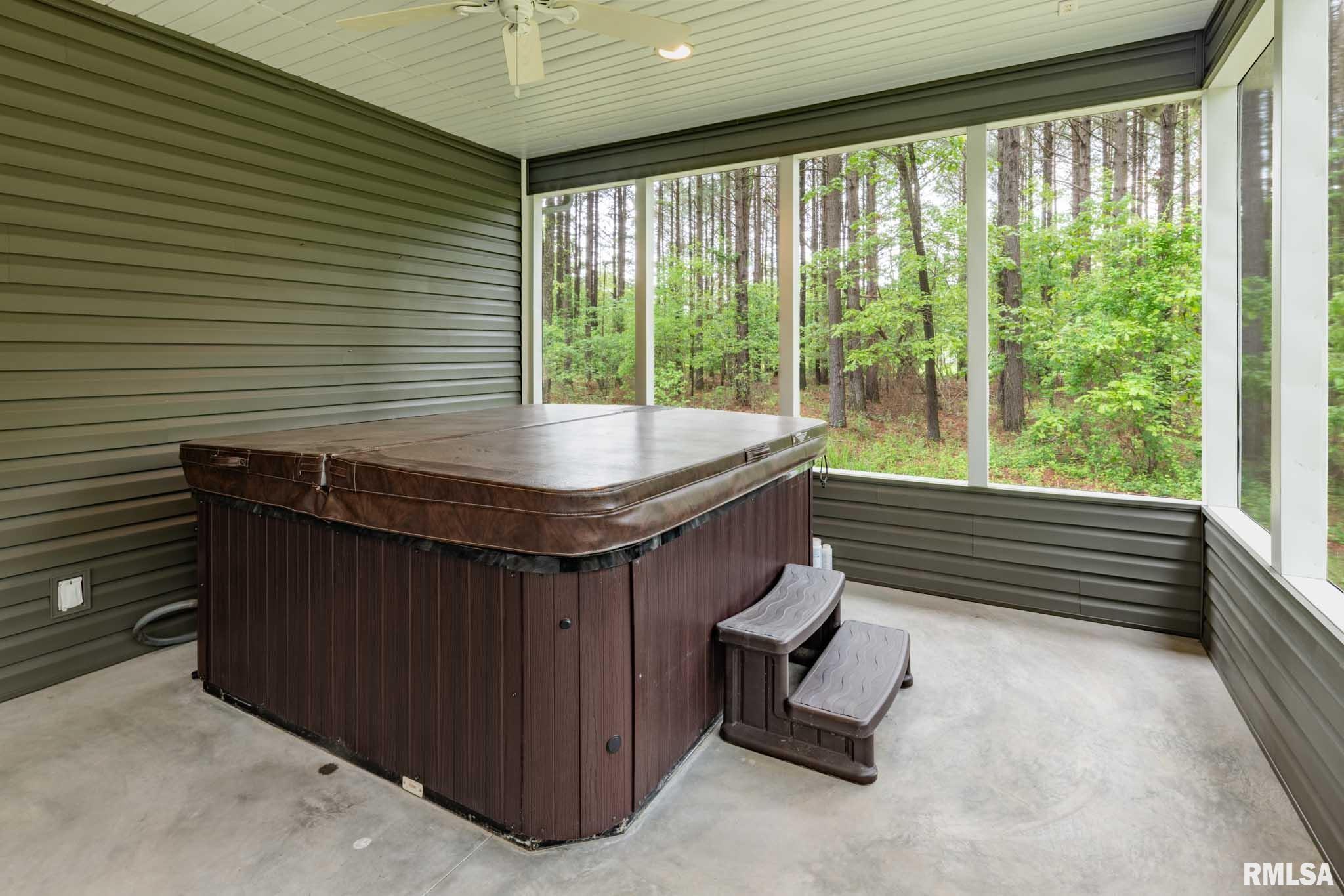 3972 Baptist Camp Road, Carterville, Illinois image 28
