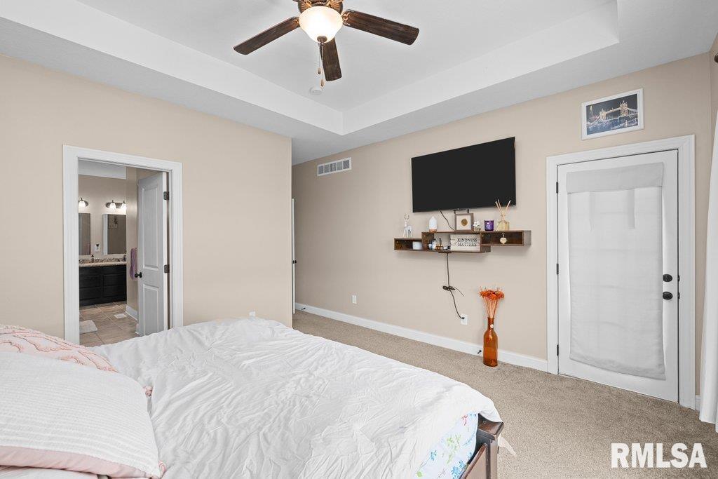 67 Cobblestone Lane, Le Claire, Iowa image 20