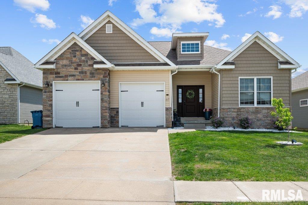 67 Cobblestone Lane, Le Claire, Iowa image 1