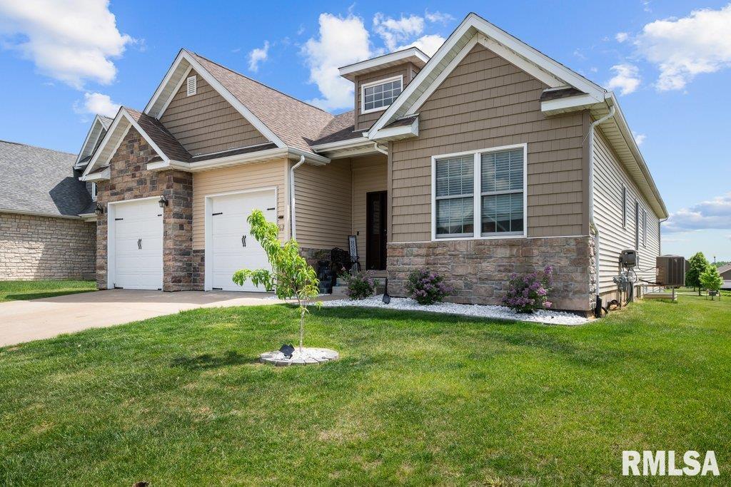 67 Cobblestone Lane, Le Claire, Iowa image 3