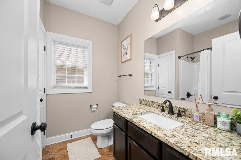 67 Cobblestone Lane, Le Claire, Iowa image 26