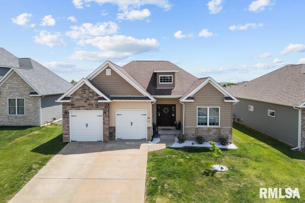 67 Cobblestone Lane, Le Claire, Iowa image 2
