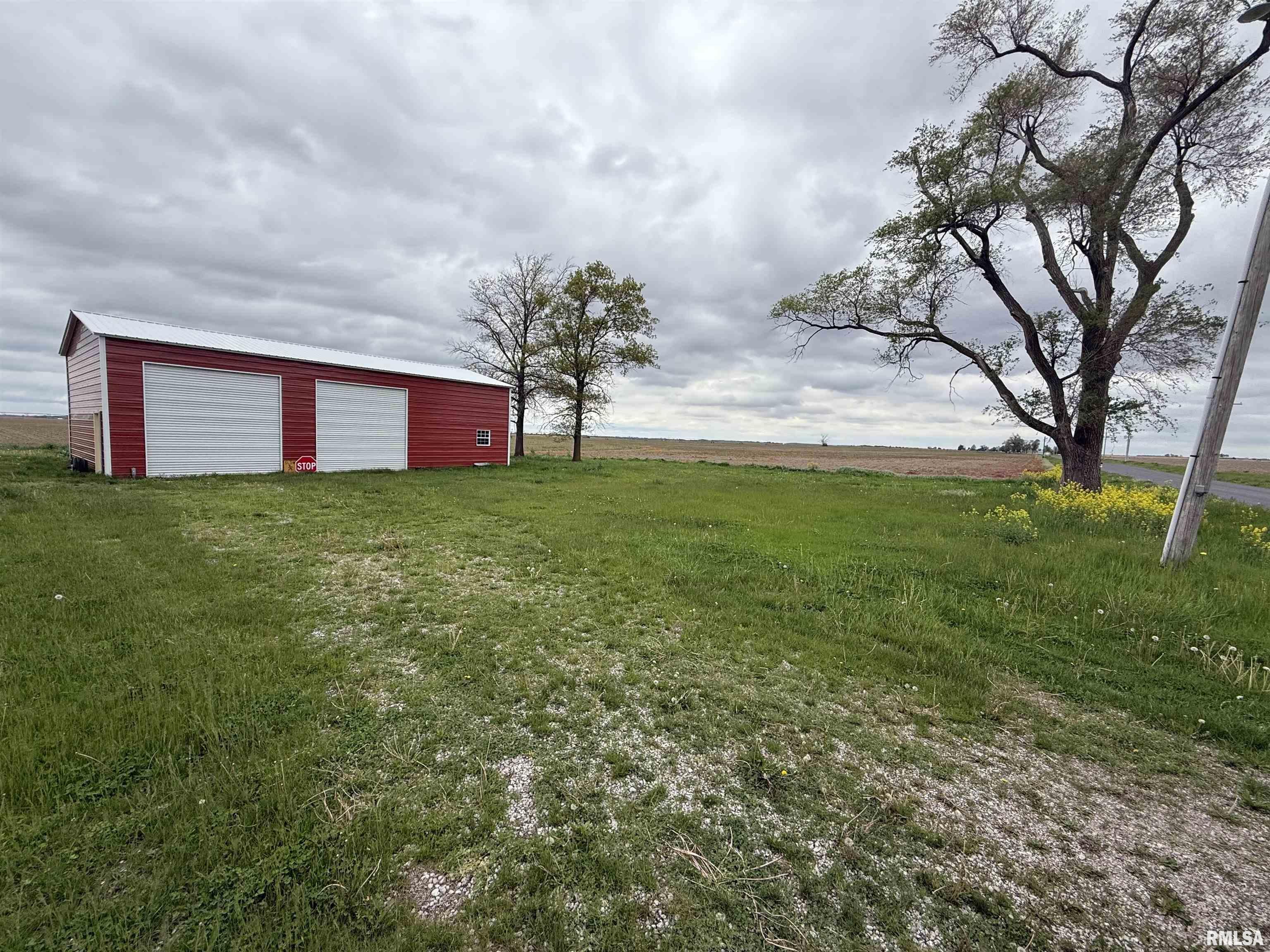 22616 N County Road 3300 E Road, Manito, Illinois image 3