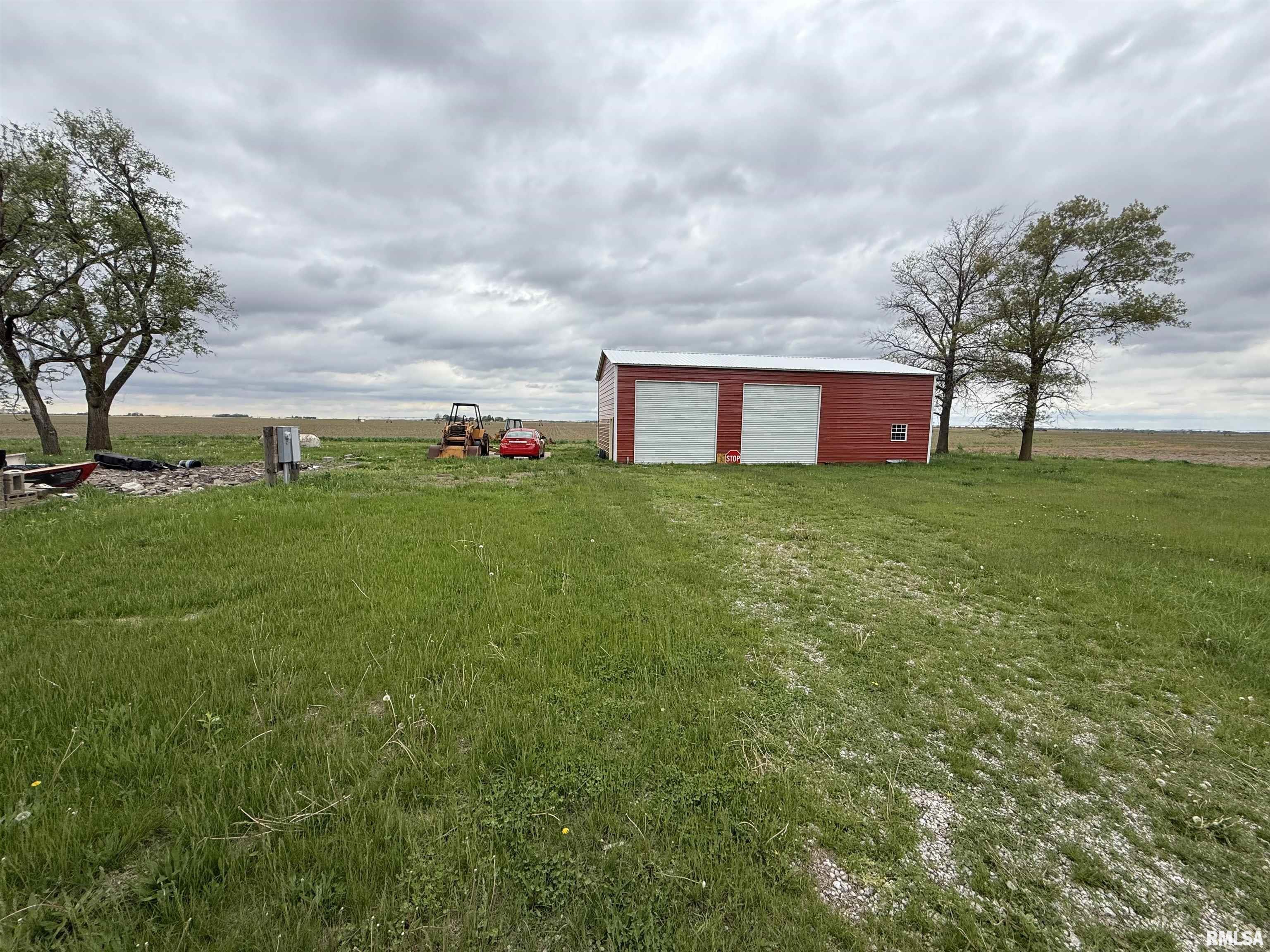 22616 N County Road 3300 E Road, Manito, Illinois image 1