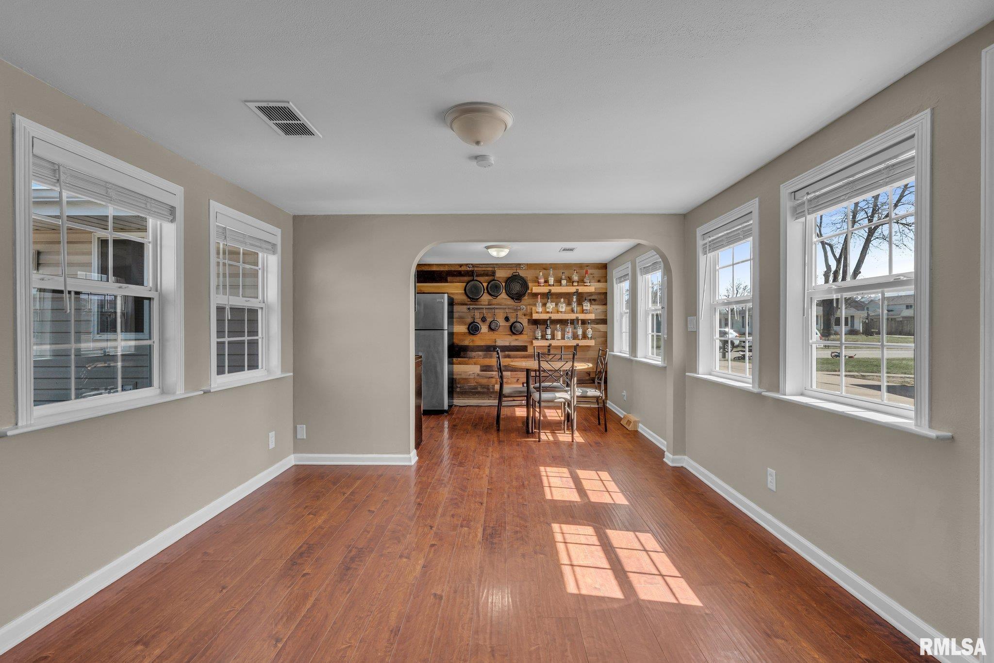 2404 8th Street, Silvis, Illinois image 10