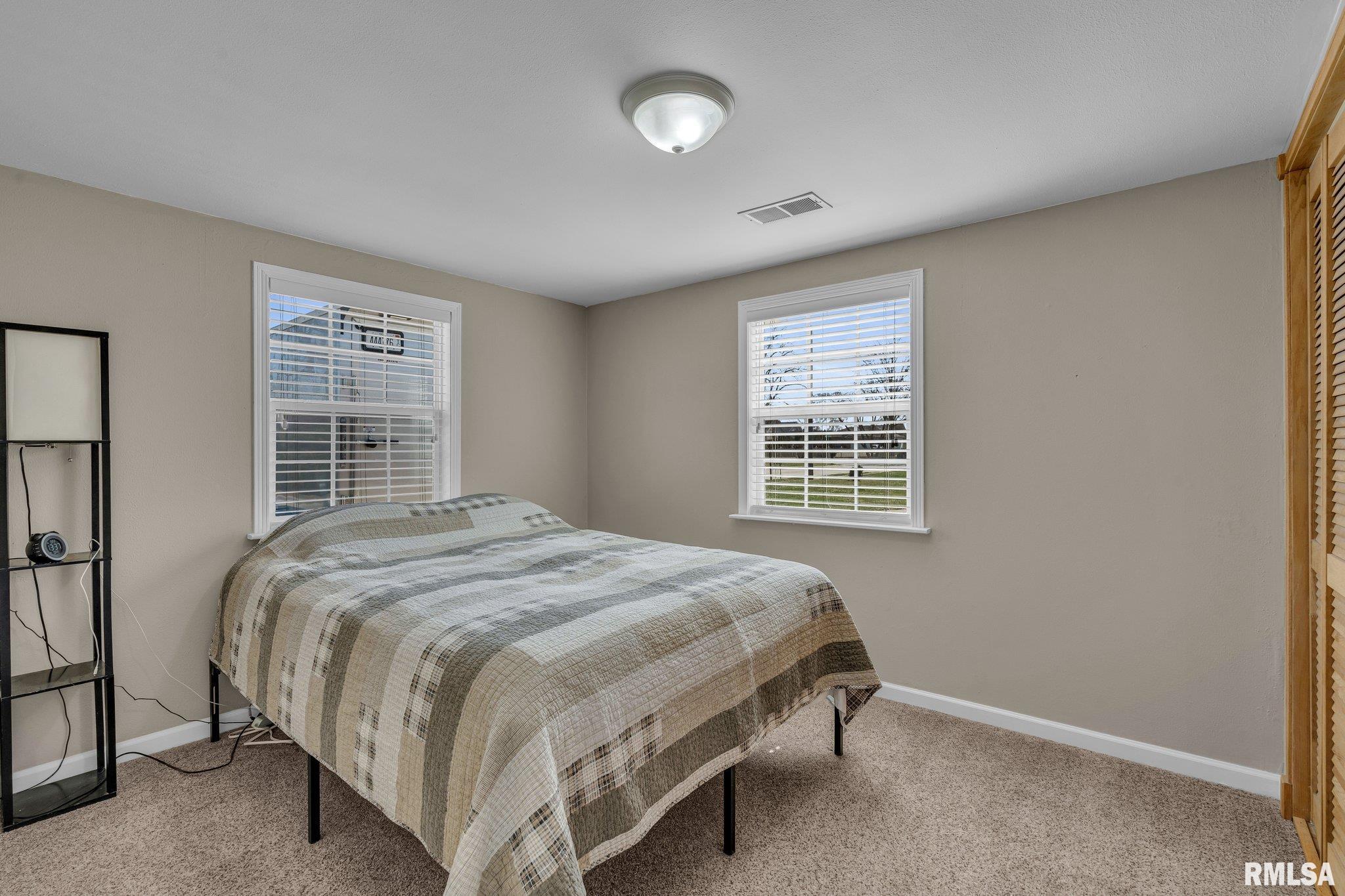 2404 8th Street, Silvis, Illinois image 16