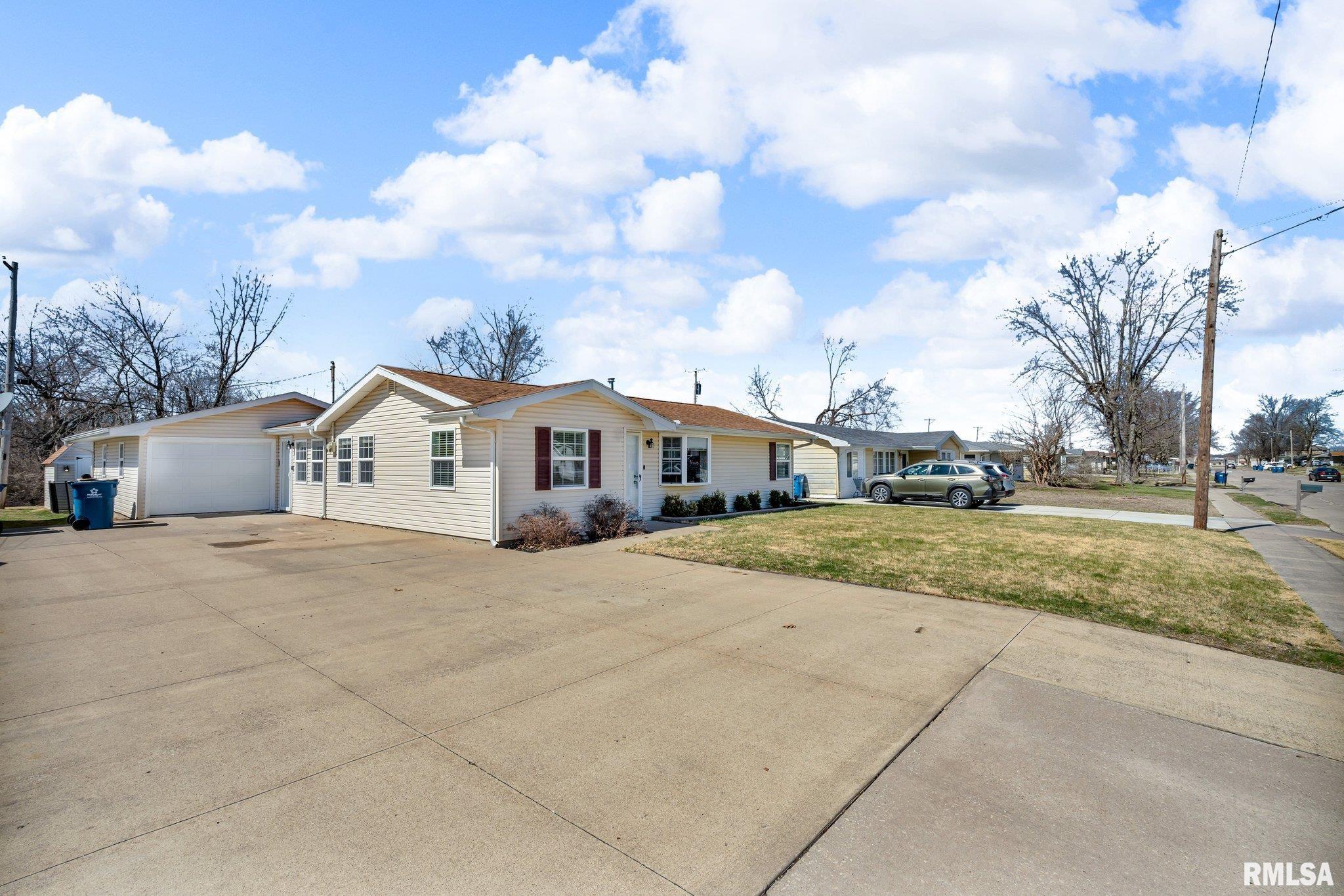 2404 8th Street, Silvis, Illinois image 21