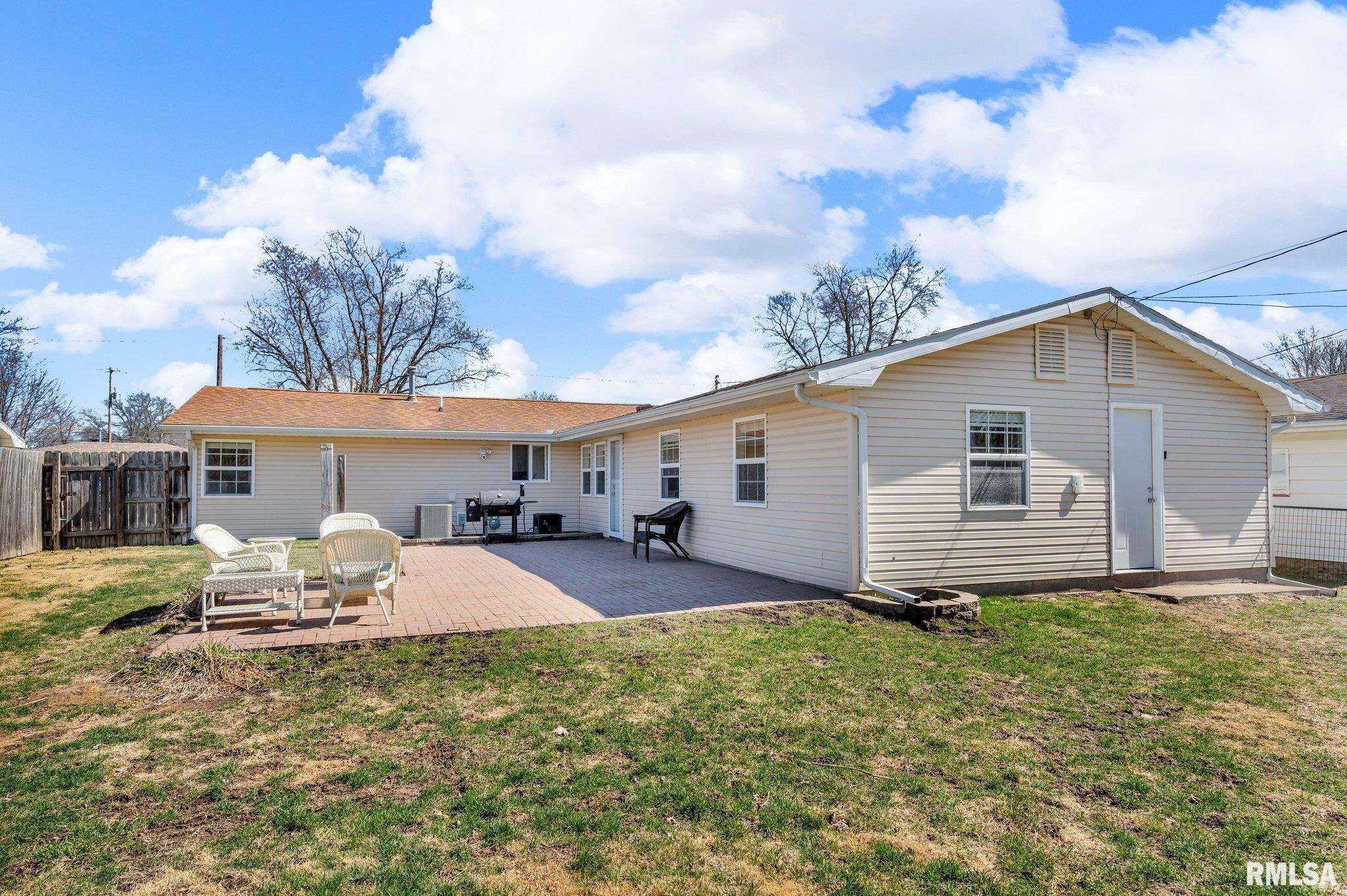 2404 8th Street, Silvis, Illinois image 22