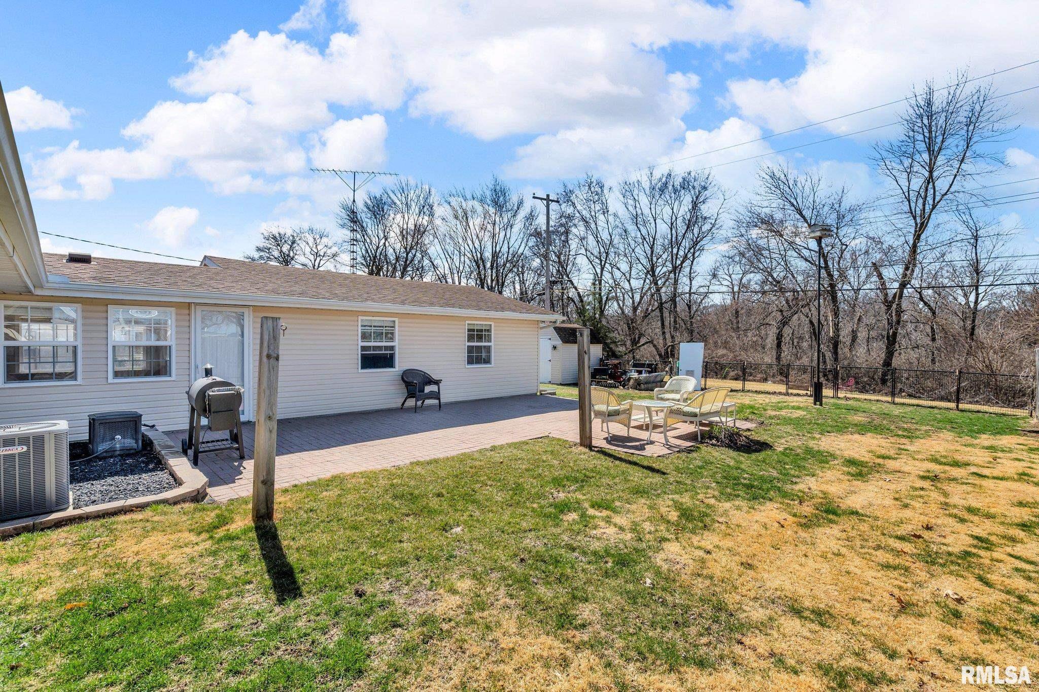2404 8th Street, Silvis, Illinois image 24
