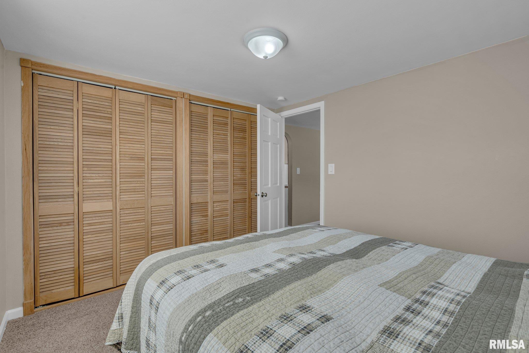2404 8th Street, Silvis, Illinois image 17