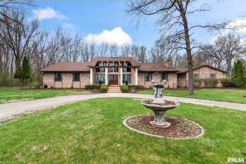 Photo of 2421 E LAKE SHORE Drive, Springfield, IL 62712 (MLS # CA1042727)