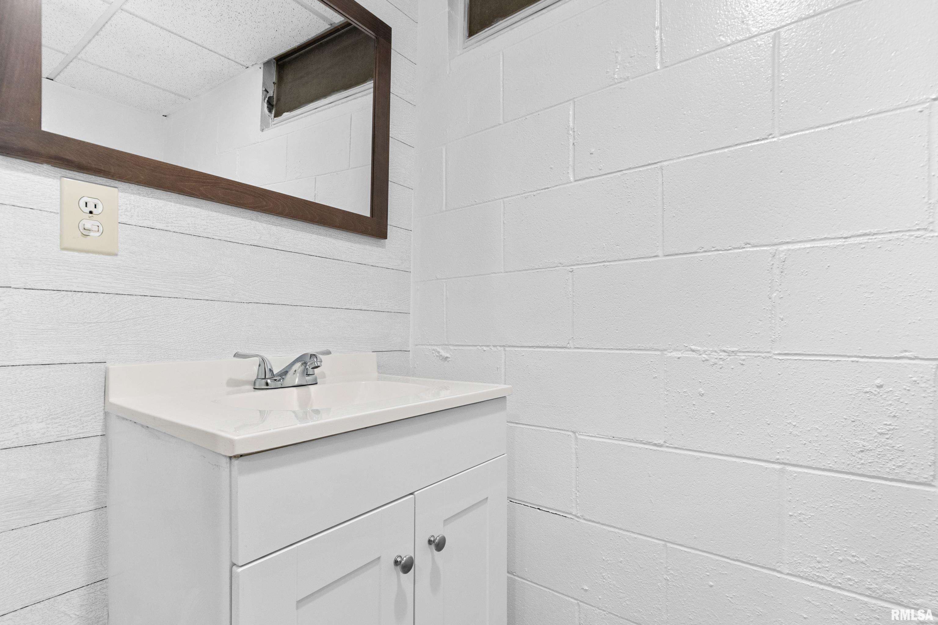 1811 W Latham Lane, Peoria, Illinois image 38