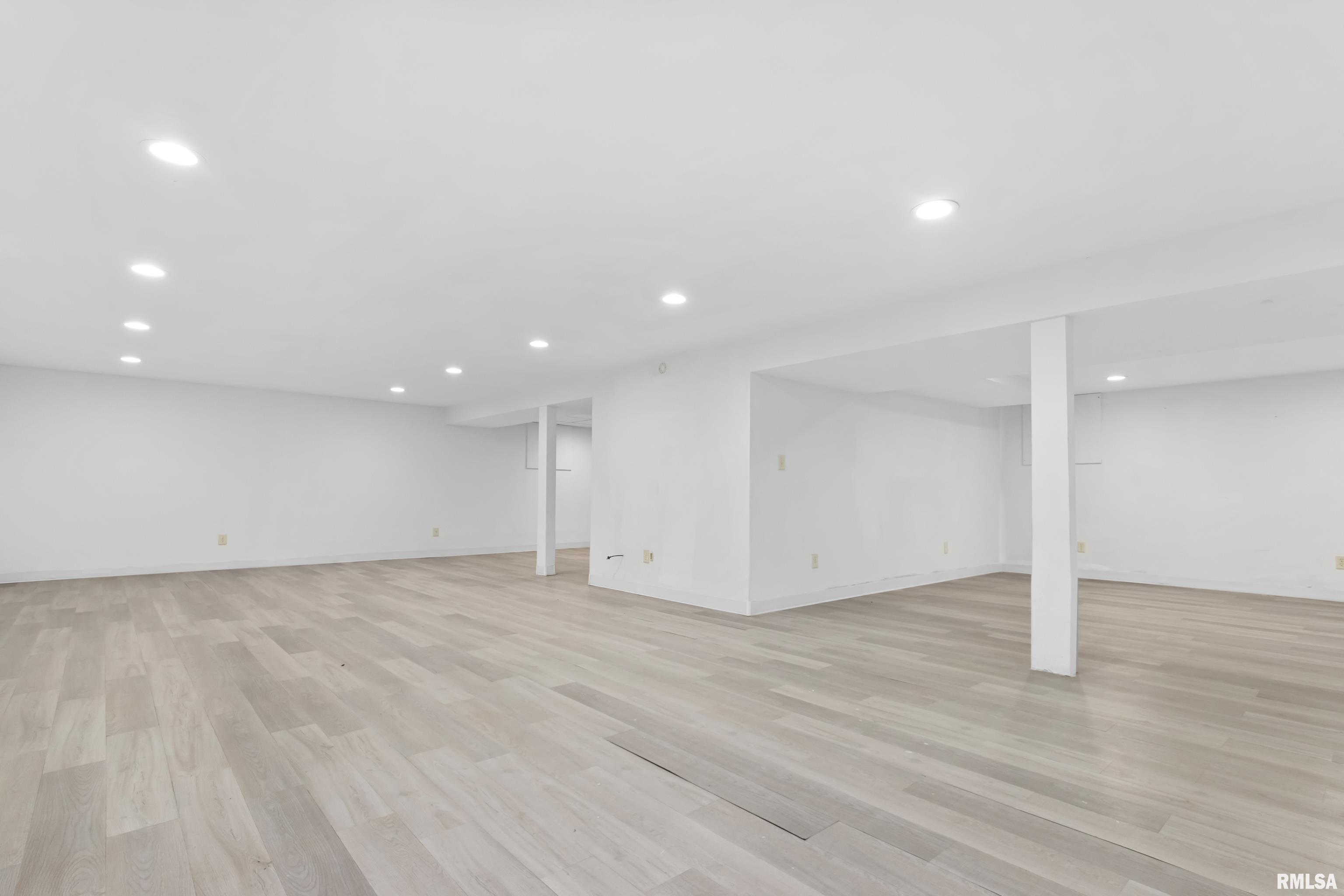 1811 W Latham Lane, Peoria, Illinois image 35